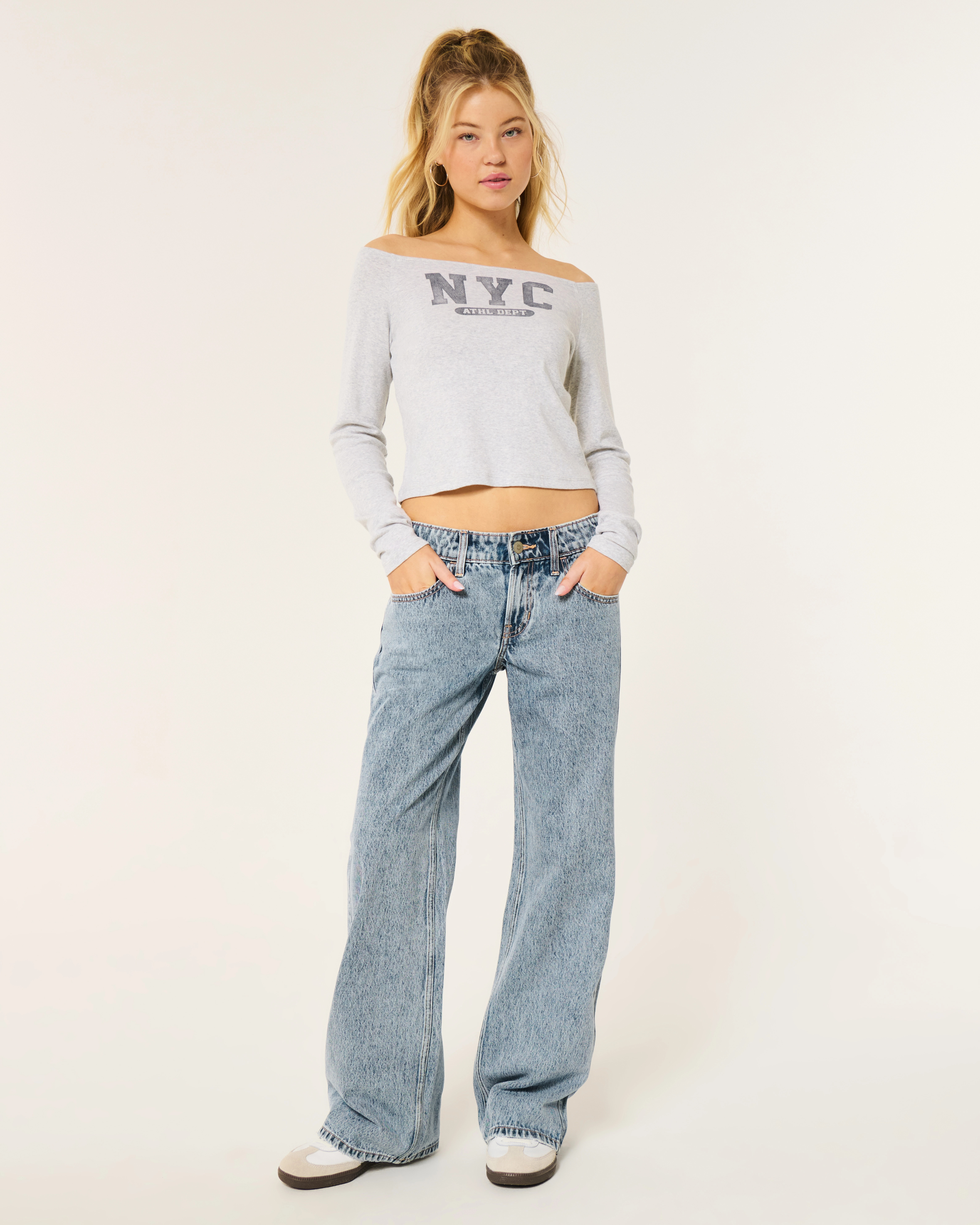 Low-Rise Medium Wash Baggy Jeans | Hollister (US)