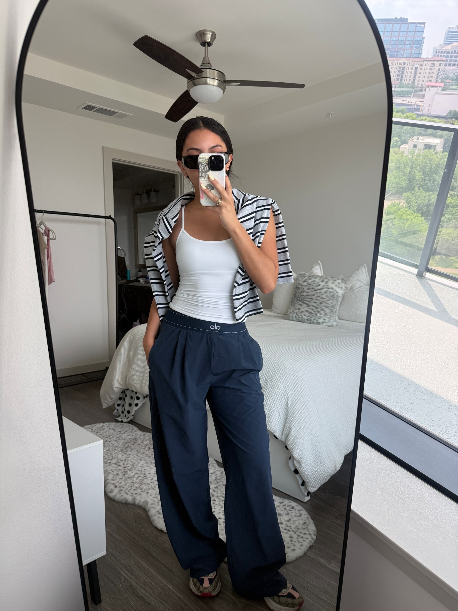 chill saturday ootd🩶

these alo trousers are my favvv

#LTKSaleAlert #LTKActive #LTKootd