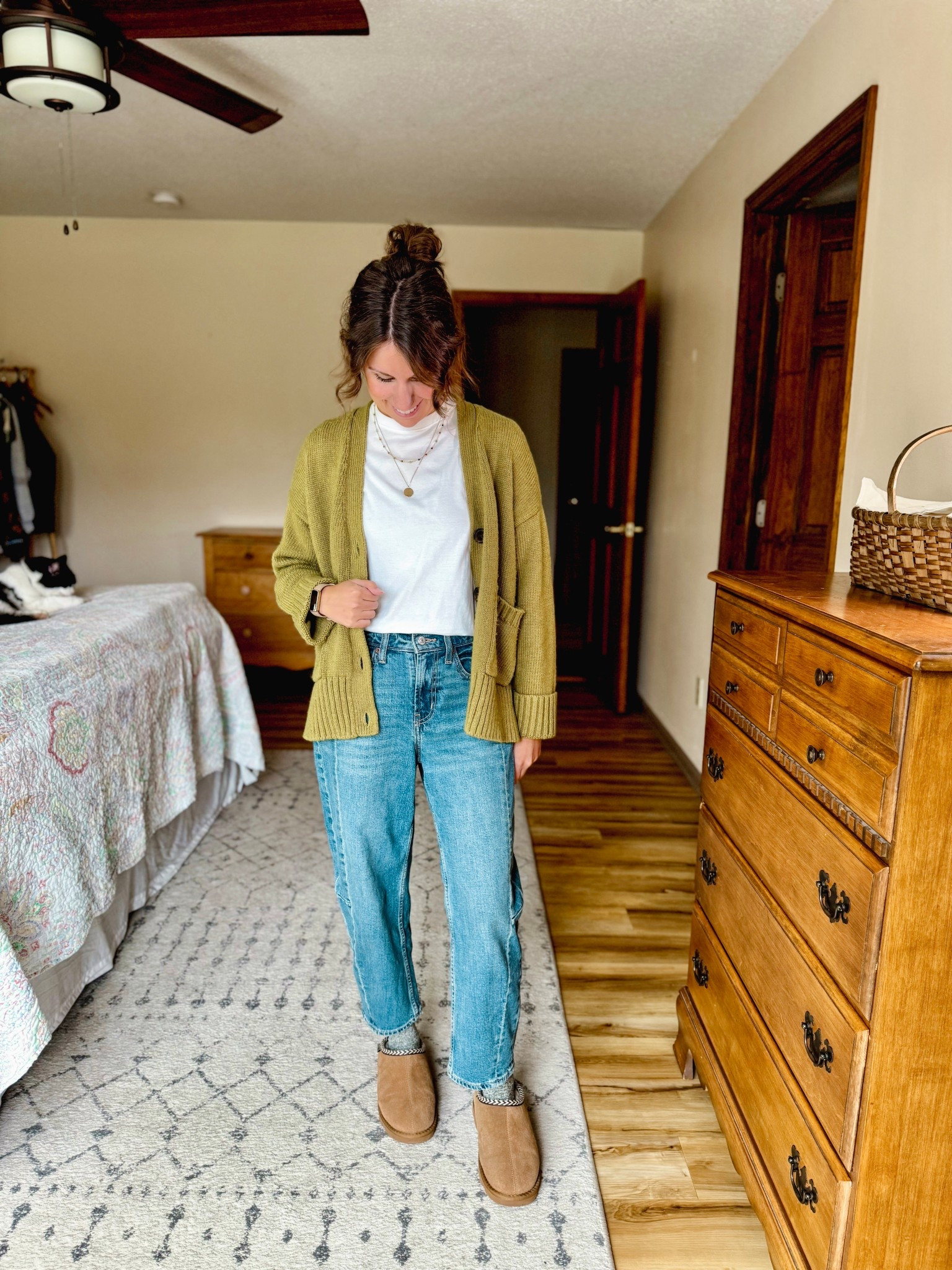 Wearing xs in my tee shirt, xs in my cardigan (almost sold out so I also linked a similar one from quince), 0 petite in my jeans and the kids size in these bearpawBearpaw slipper clogs (also linked adult sizes). 



#LTKSeasonal #LTKShoeCrush #LTKPetite