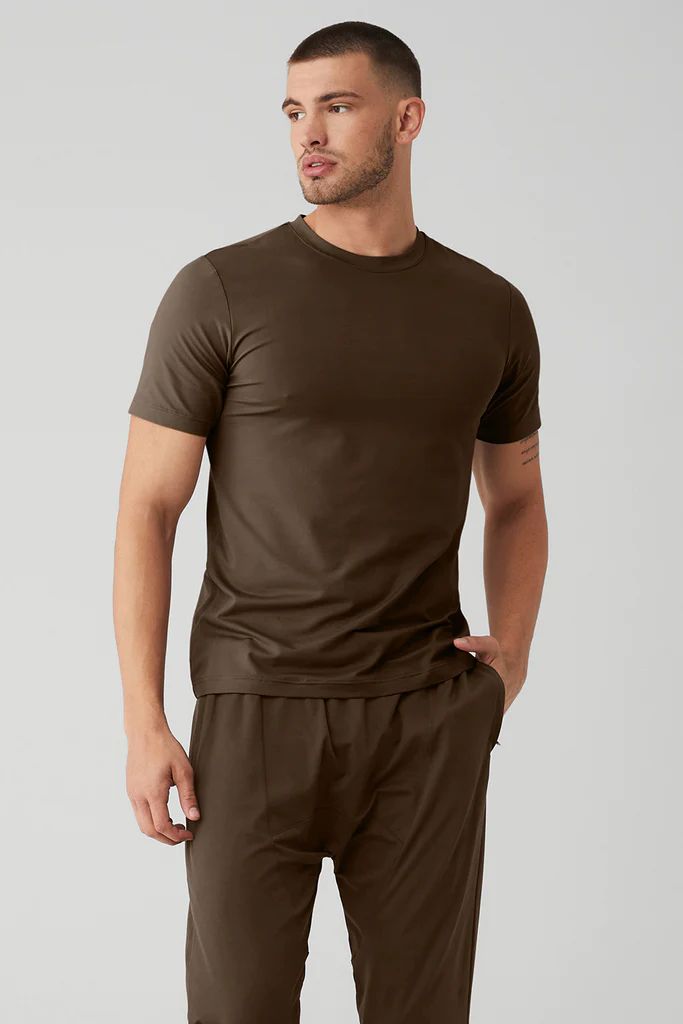 Conquer Reform Crewneck Short Sleeve - Espresso | Alo Yoga