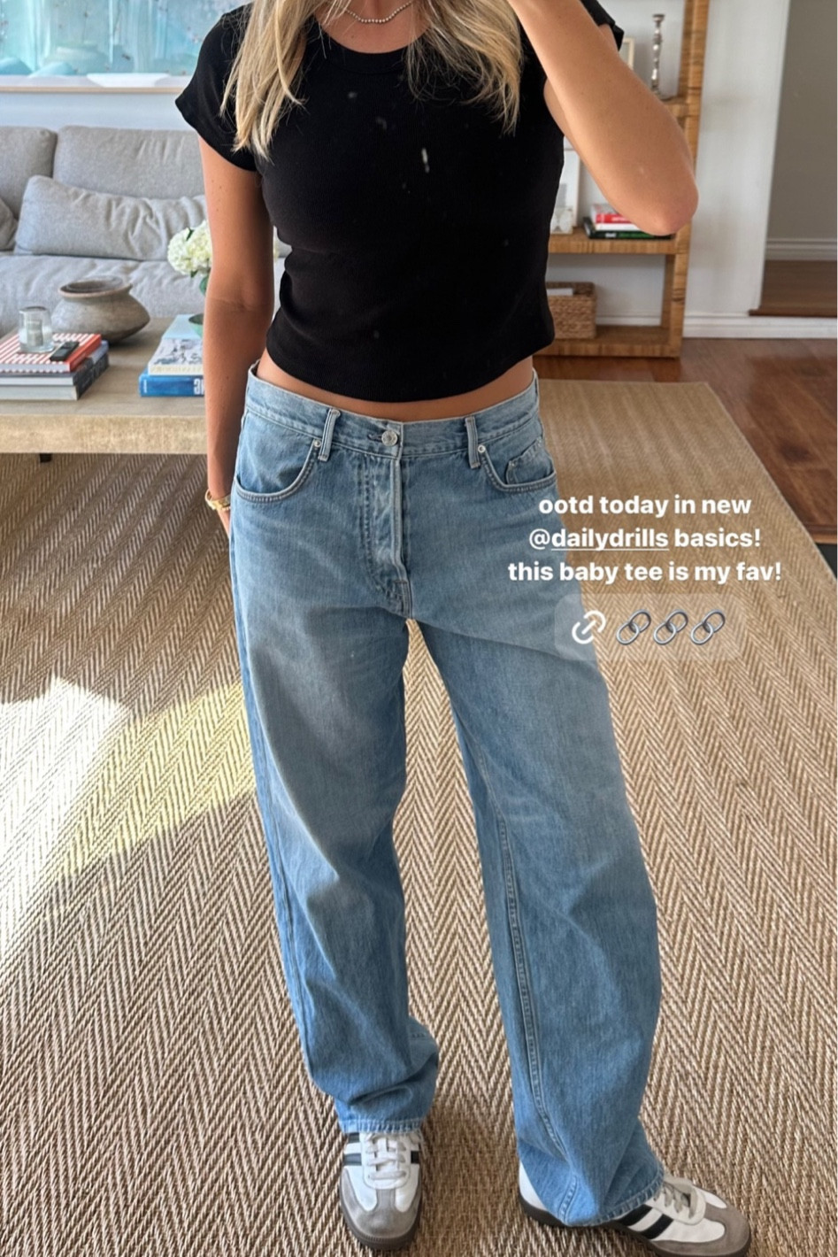 OOTD yesterday 🖤 Wearing the new Daily Drills baby tee!