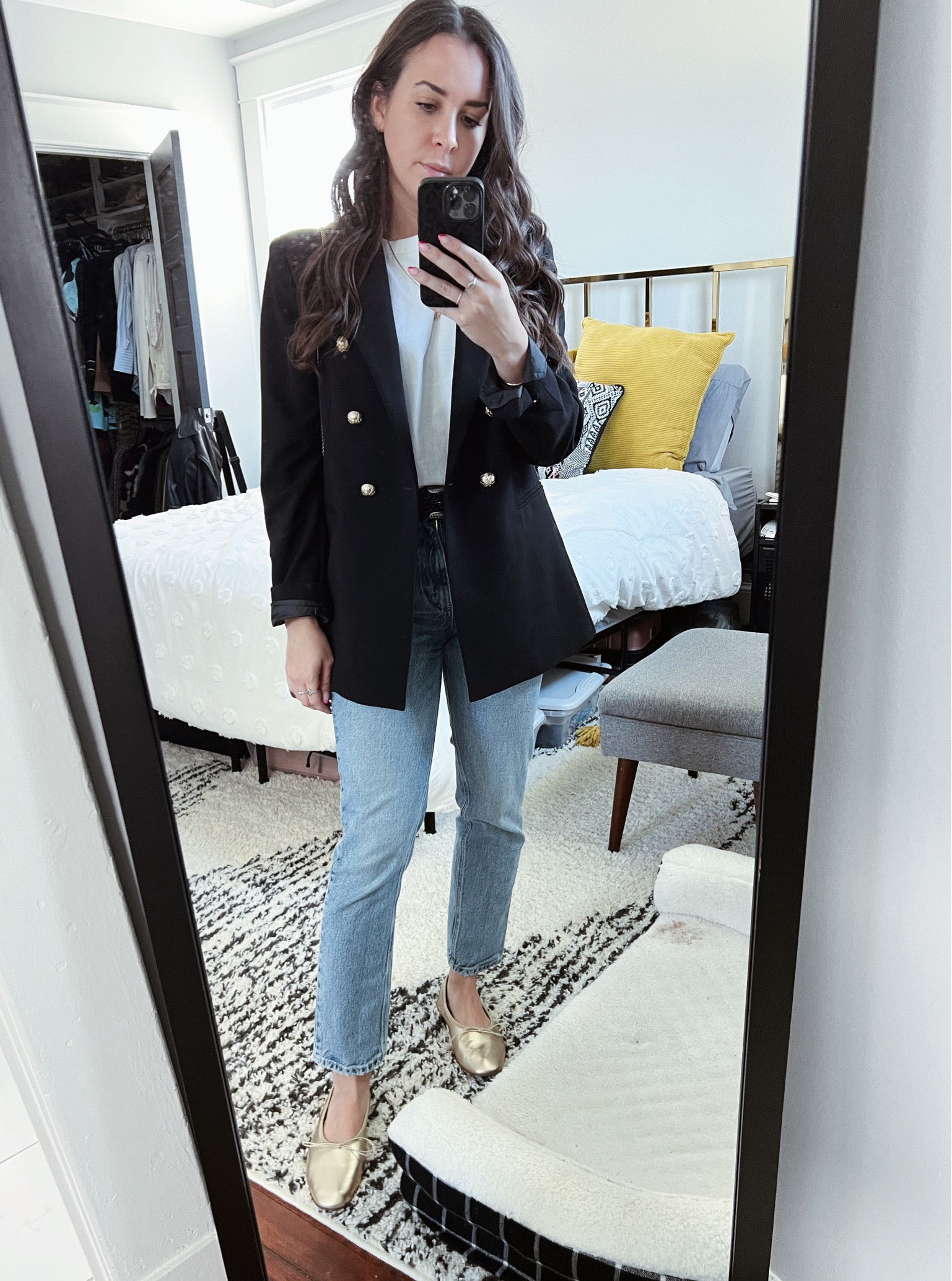 I love a casual blazer look.

#LTKFind #LTKfit
