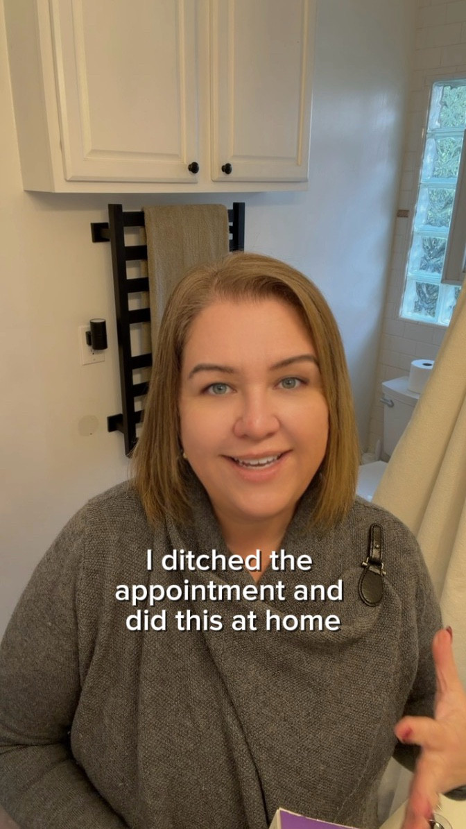 Michael Todd Beauty

I’ve been getting questions in my DMs, so here’s a quick breakdown of what comes in my at-home dermaplaning kit and how I use it.

What’s included
• Dermaplaning device with sonic vibration for gentle exfoliation and peach-fuzz removal
• Disposable dermaplaning tips to keep each session clean and hygienic
• Microdermabrasion attachment for light resurfacing between sessions
• Built-in LED light to help see fine hairs and texture you’d normally miss
• Charging base so it’s always ready to use

I love being able to maintain smoother skin, better makeup application, and improved skincare absorption at home instead of paying for appointments every few weeks.

I’m holisticish mandini, and I help you find low-tox products and tools that actually work.

The exact device I’m using is linked. 

#MichaelToddBeauty
#SonicSmoothPro
#DermaplaningAtHome
#LowToxLiving
#HolisticBeauty

#LTKBeauty #LTKmorningroutine #LTKselfcare