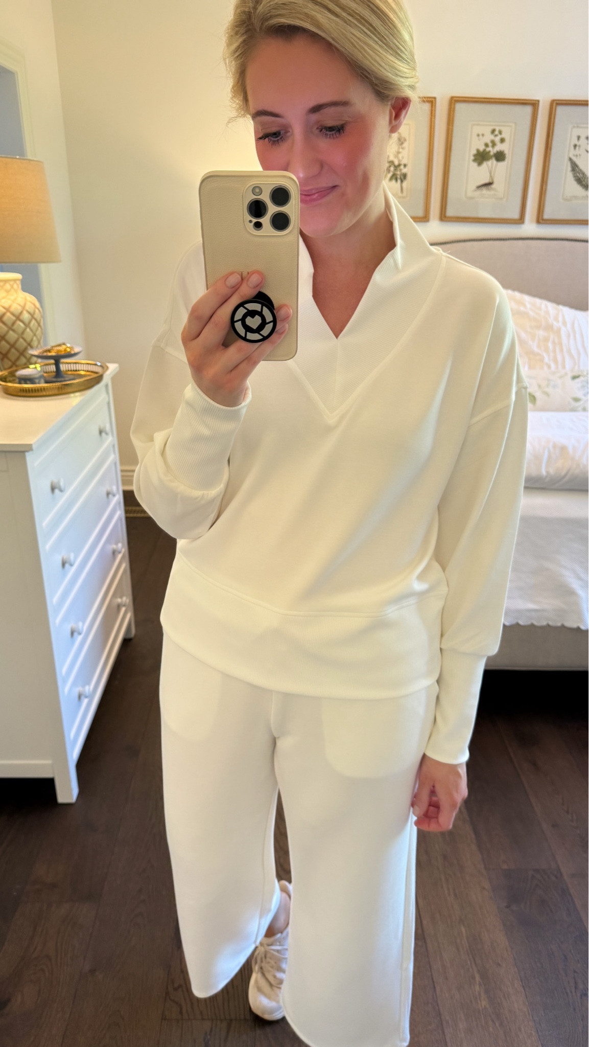 The BEST loungewear sets from Walmart! I wear my normal size medium! #walmartpartner @walmart #walmartfashion @walmartfashion 

I have these in so many colors! They’re amazing! They also wash well! 

#loungewear #cozy #pullover #sweats #athleisure 