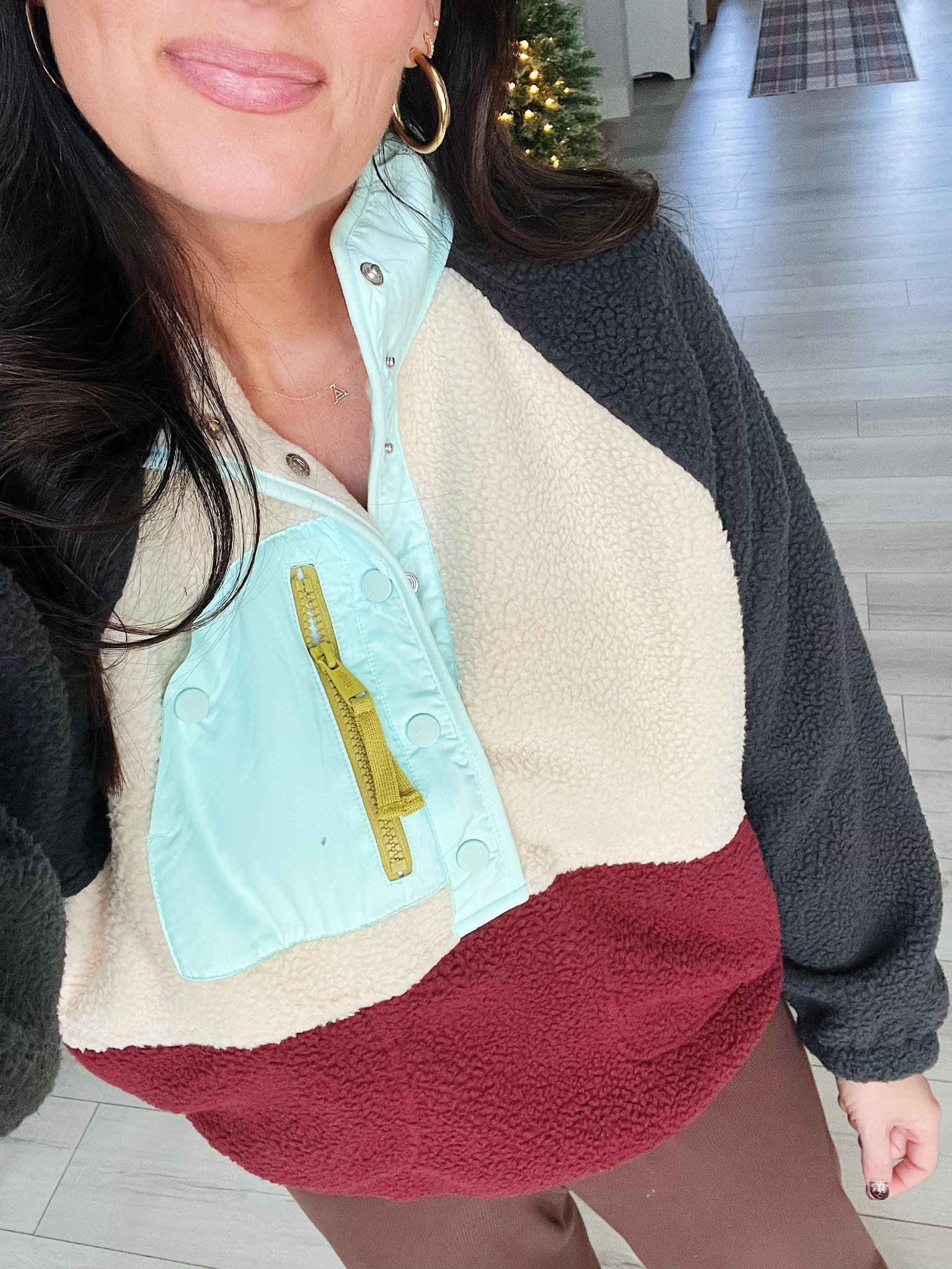 Size medium in this super soft fleece! 

#LTKSeasonal #LTKfindsunder100 #LTKGiftGuide