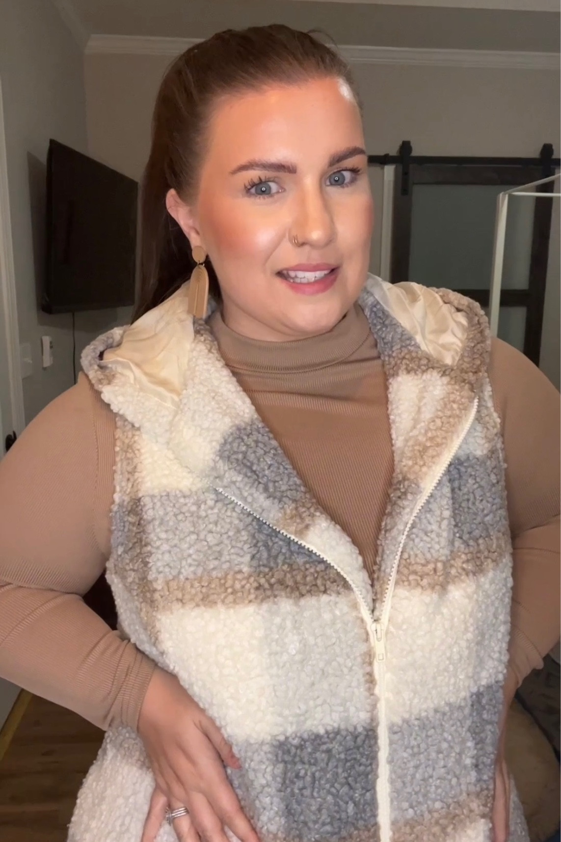 Neutral plaid winter vest

#LTKplussize #LTKSeasonal