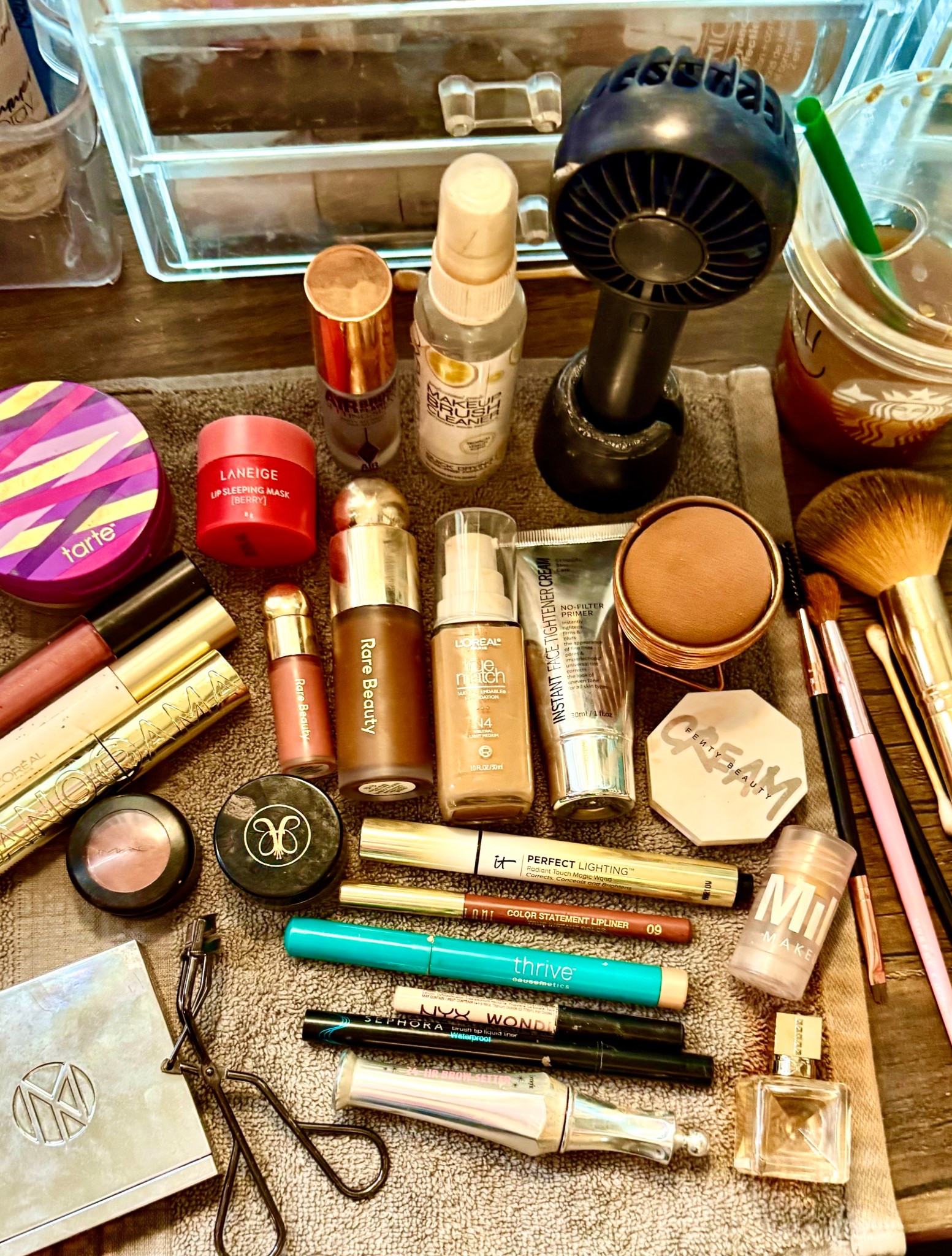 Makeup of the day 💄 

#LTKOver40 #LTKBeauty #LTKStyleTip