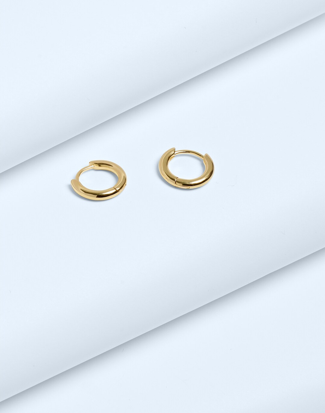 Demi-Fine Huggie Hoop Earrings | Madewell