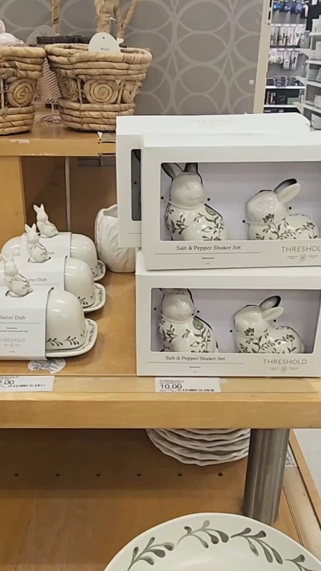 I almost walked past this shelf… but the green caught me 🌿

Stoneware mug + botanical plate set
the cutest little bunny butter dish 🐰 just $12

This felt like one of those quiet spring finds.

Simple, usable, not overly seasonal.

This one passed for me ✔️ (the mug especially)

Saved the best pieces in my LTK
Comment “SPRING” and I’ll send the link 🤍

#targetfinds #targethome #ltkhome #springdecor #easterdecor #cozyhome #targetstyle
 

 

#LTKSeasonal #LTKHome