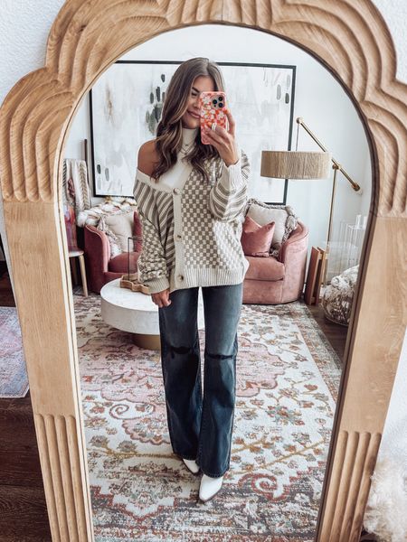 fall inspired outfit from pink lily! use code AMBERM25 for 25% off! size small in the sweater and tank, size 5/26  in the denim 

#LTKstyletip #LTKunder100