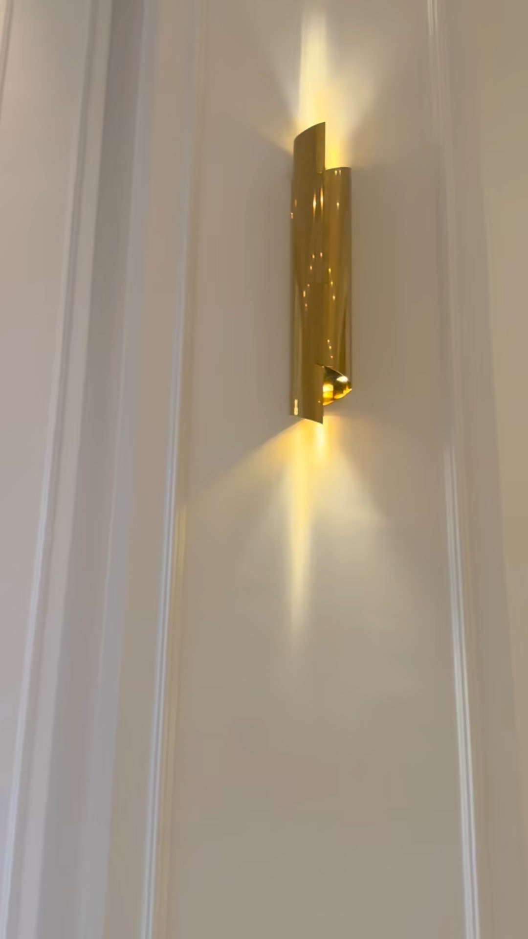 Millwork is back in 2026. Refined wall moldings set the scene, while a modern sculptural wall sconce brings artful light and personality to the space — making every corner feel intentional and elevated. #millwork #wallmolding #wallsconce #sculpturallighting #interiorlifestyle #homedetails #curatedhome #luxuryinteriors #interiorinspo #modernmeetsclassic #designmoments #eleganthome

#LTKHome