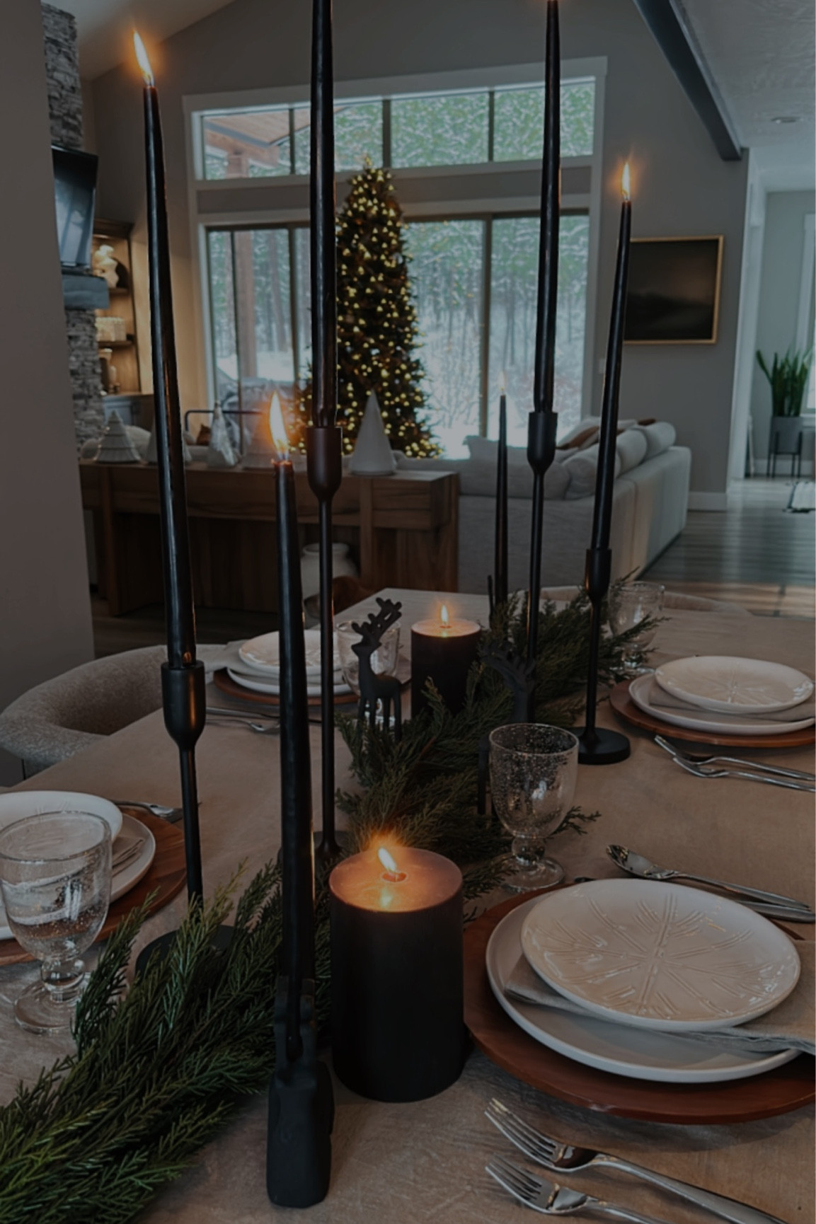 Holiday tablescape 

#LTKstyletip #LTKhome #LTKHoliday