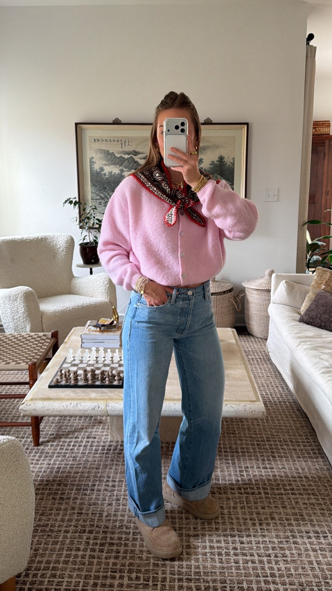 11/25/25 Keeping it simple and timeless with my casual fall → winter uniform 🤍
Linked my cuffed light-wash MOTHER jeans (TTS + one of my favorite finds this year), my Free People neck scarf, and noting that my pink American Vintage cardigan isn’t linkable but had to include it!


#LTKHoliday #LTKootd