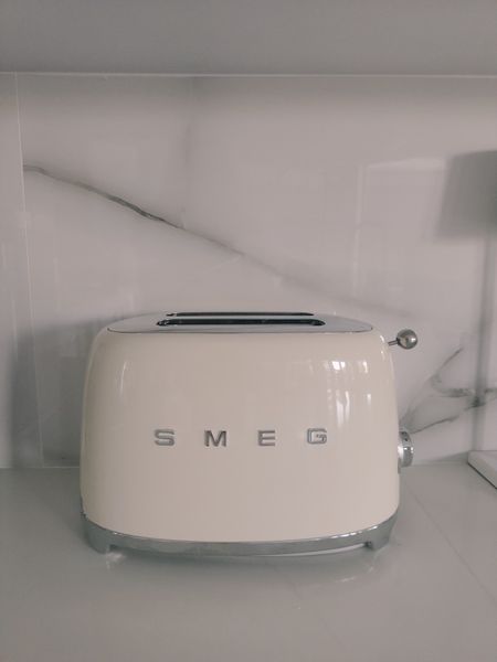 Smeg Off-White Toaster 

#LTKitbag #LTKhome #LTKstyletip
