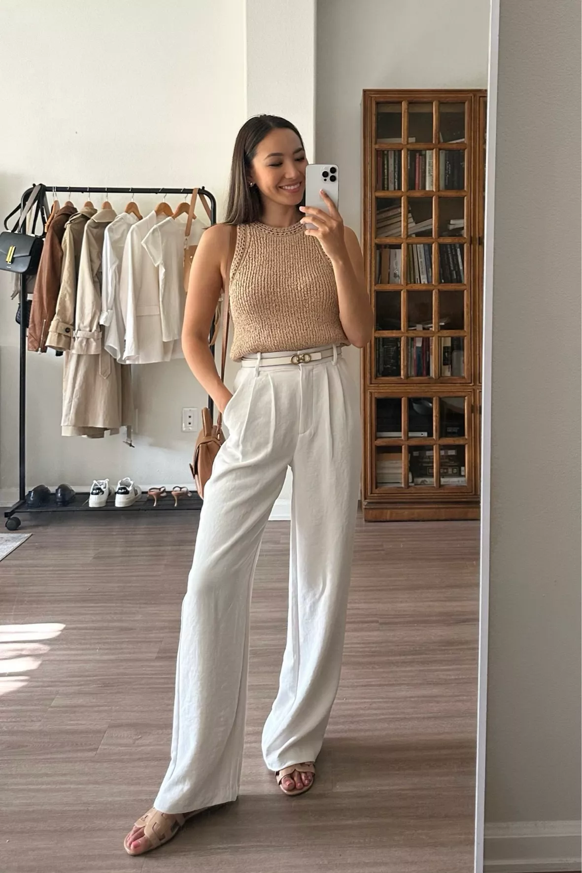 Beige semi-low waist pants  Wide leg outfit, Wide leg jeans outfit,  Minimalist outfit