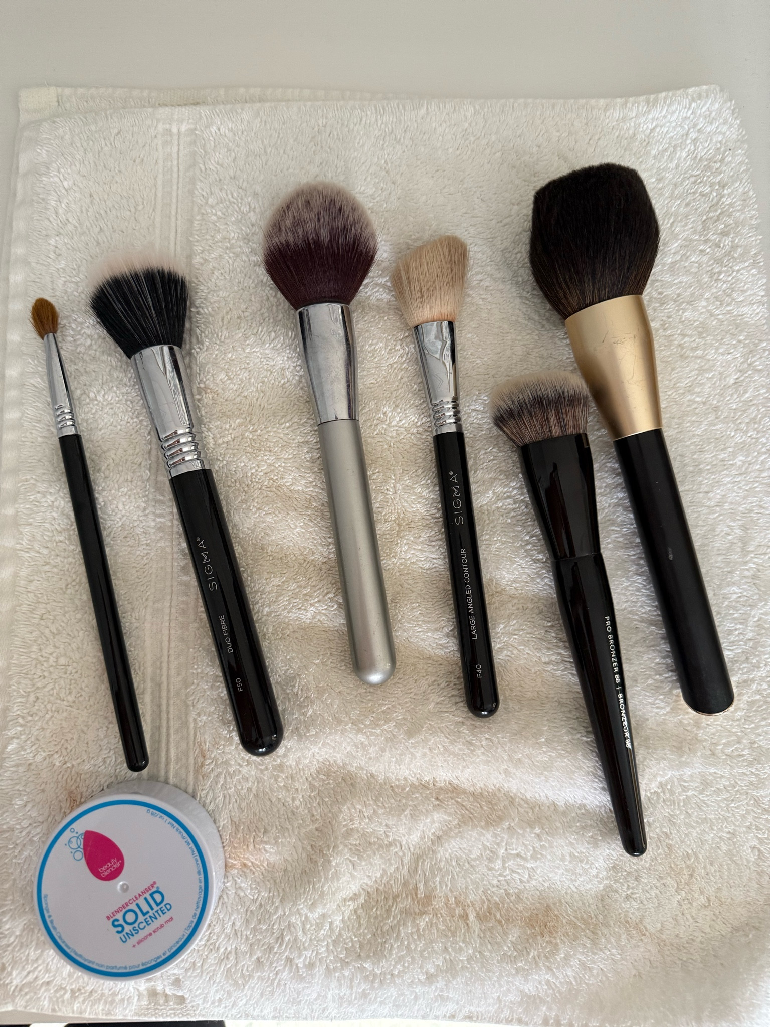 Love cleaning my makeup brushes! No time like the new year 🫧🖌️

#LTKOver40 #LTKHome #LTKBeauty