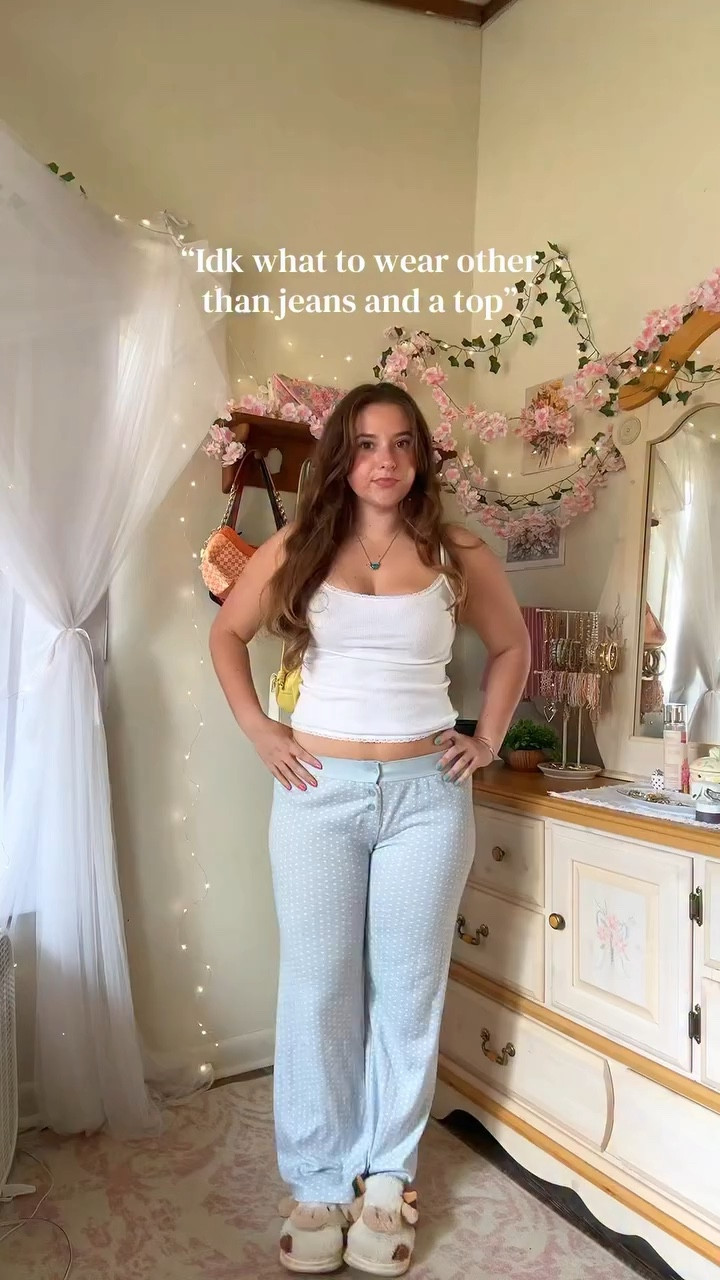 So many cute things to wear other than just jeans and a top!
#outfitideas #outfitinspiration #shopping #fashioninspo #springvibes