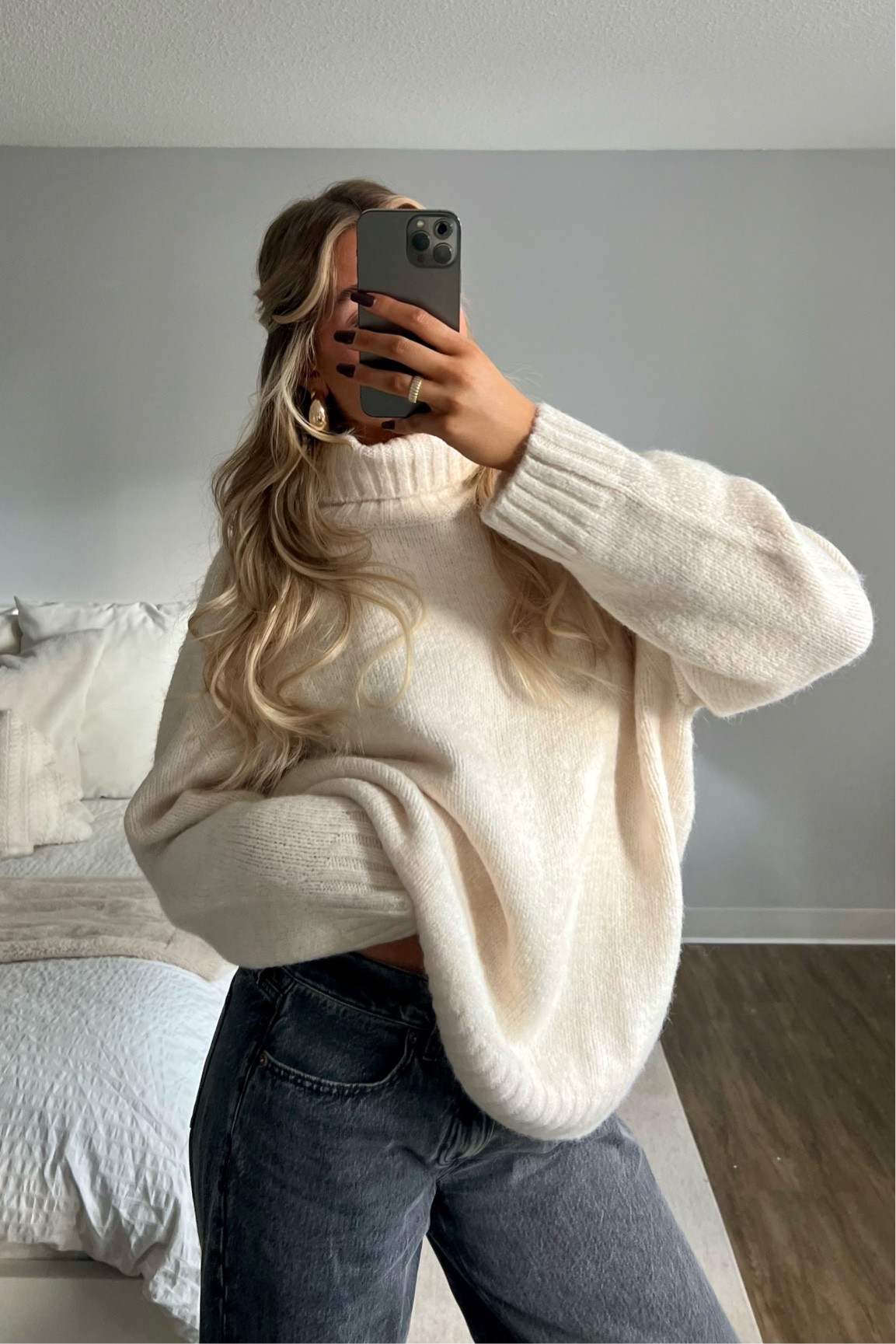 H&M Chunky turtleneck 

#LTKHoliday #LTKSeasonal #LTKGiftGuide