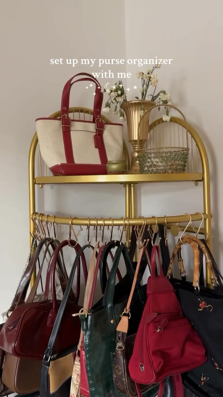 i had my vintage bags shoved in a box getting crushed, i needed this so badly 😭 
#purseorganizer #purse #handbags #roomdecor #handbagorganizer