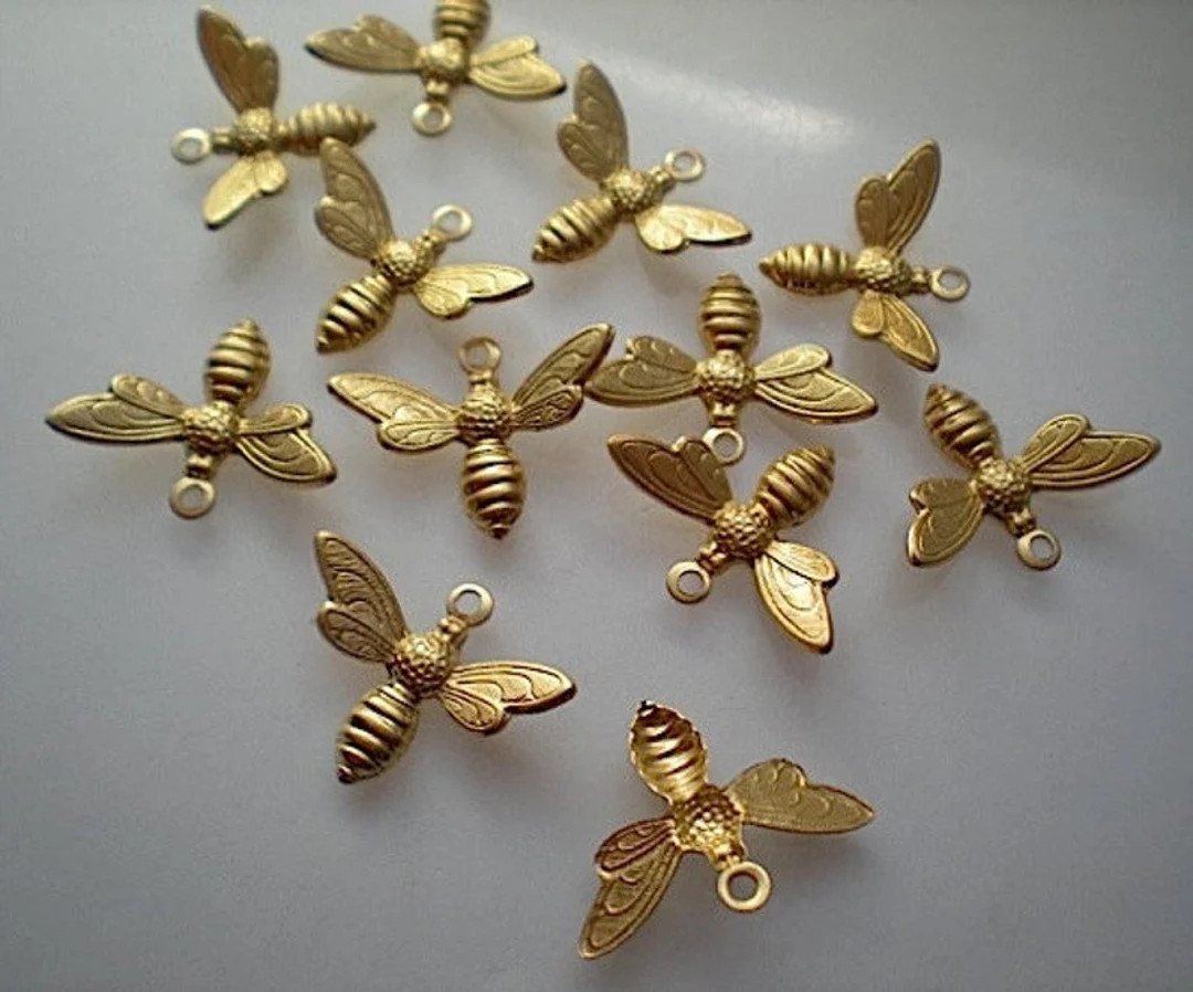 12 Small Brass Bee Charms ZF122 - Etsy | Etsy (US)