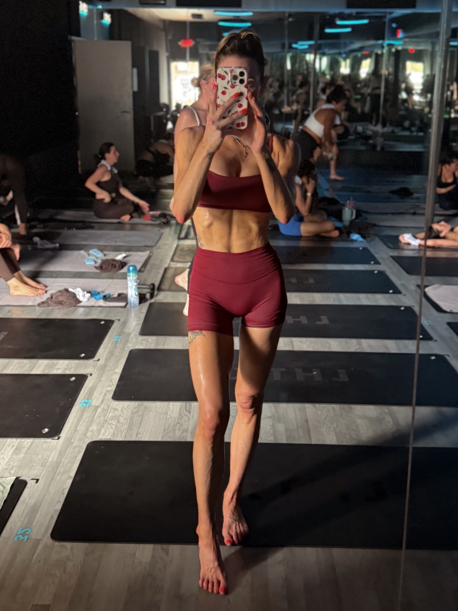 this may be my new favorite color 🍷💪

#amazonfinds #workoutset 

#LTKActive #LTKFindsUnder50 #LTKfitnessgoals