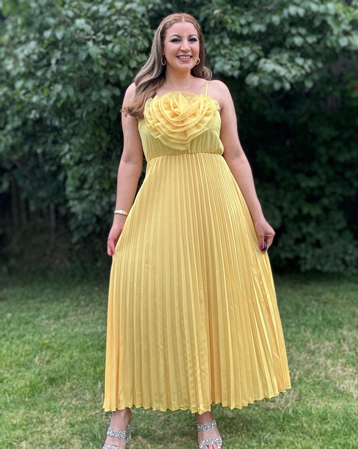 OYOANGLE Women's 3D Floral Spaghetti Strap Cami Dress Pleated Sleeveless Flared Evening Dresses.
Size:M

#LTKSaleAlert #LTKMidsize #LTKSeasonal

#LTKSaleAlert #LTKMidsize #LTKSeasonal
