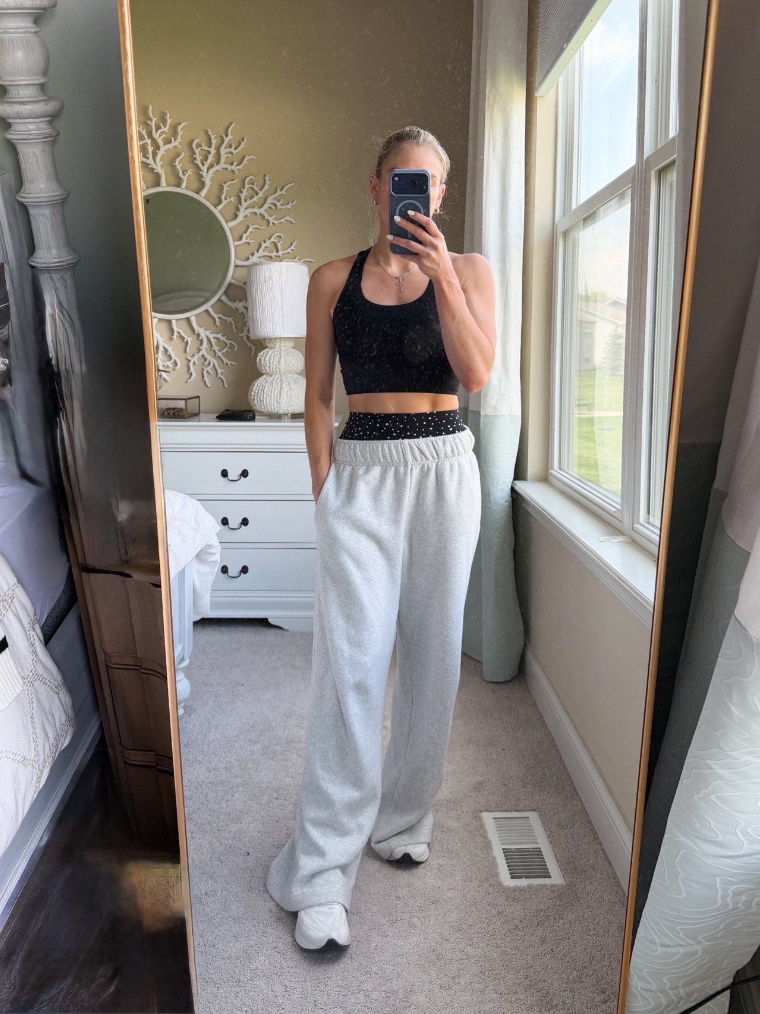 Workout check! 🖤🖤🖤🖤🖤🖤🖤🖤🖤🖤 Athleisure. Activewear. Workout outfits. Exercise outfits. Gym outfits. Pilates outfits.

#LTKfitnessgoals #LTKootd #LTKgrwm