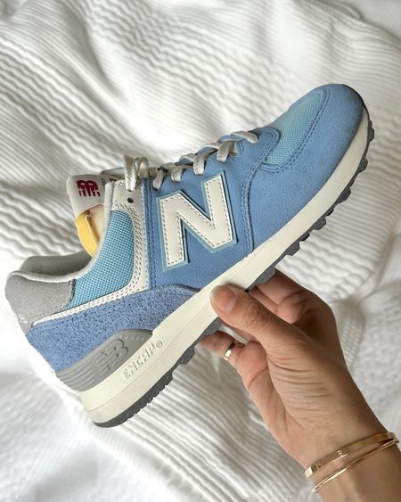 The cutest sneakers for spring - love the fresh blue color, it’s a nice change from plain white!

Sneakers are under $100 and run TTS.

New balance sneakers 



#LTKFindsUnder100 #LTKActive #LTKShoeCrush