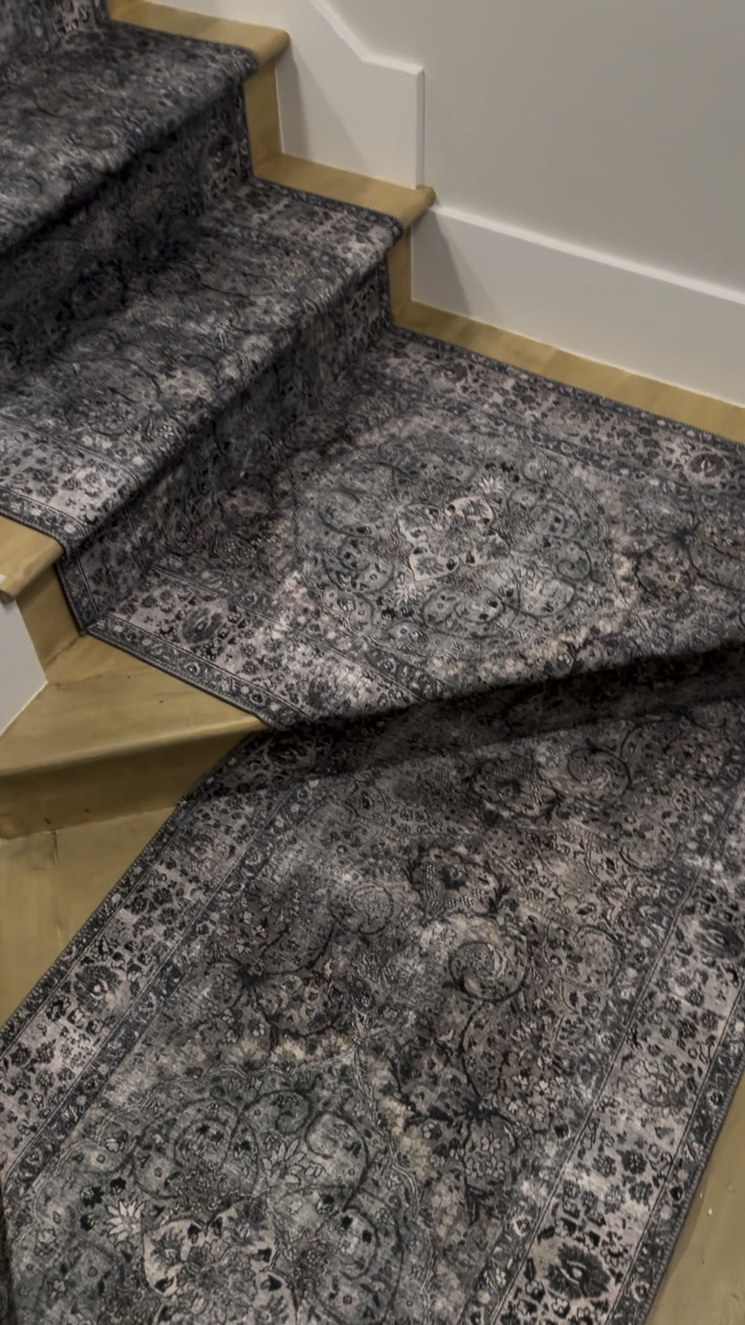 Vintage style runner on a winding stair

#LTKHome #LTKVideo #LTKStyleTip