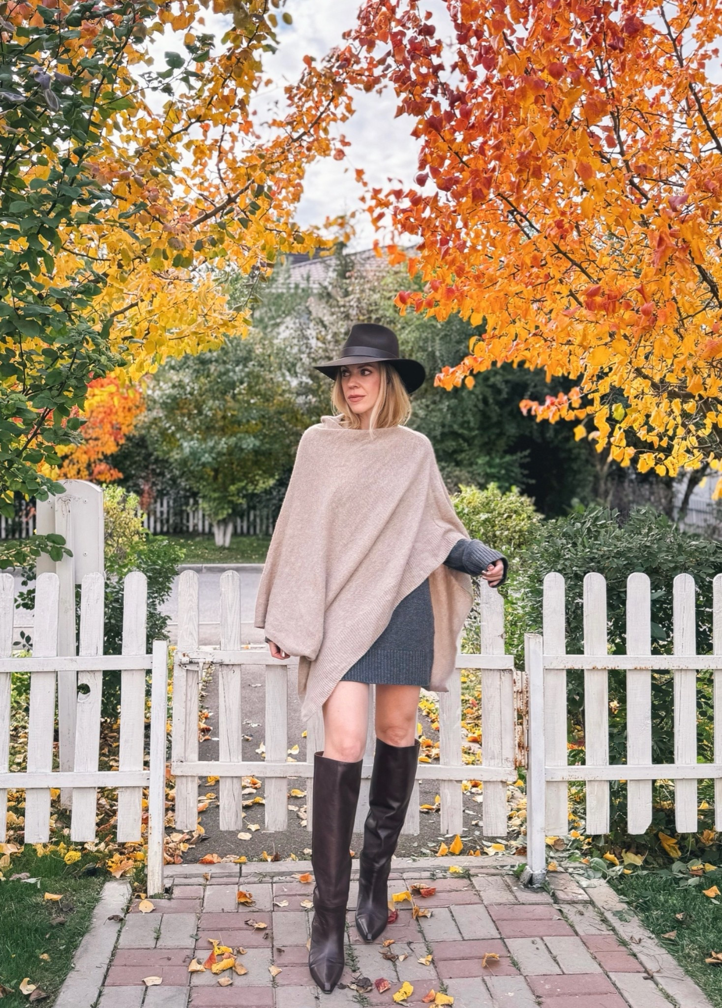 My favorite go-to cashmere blend poncho is back in stock! Also comes in a gorgeous dark brown

#LTKSeasonal #LTKOver40 #LTKTravel