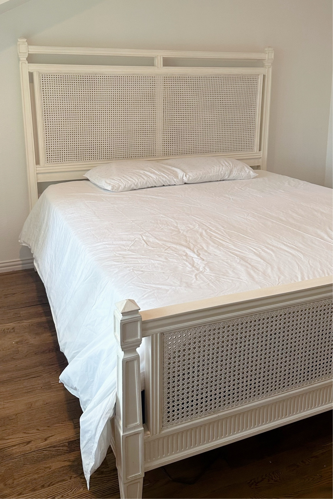 We got our bed in for the guest apartment and I love it so much! I’ve always been in love with cane beds but knew when we got a house I wanted an upholstered bed for our room more! So I’m glad I got to put this cane bed somewhere! She’s stunning!!!✨✨✨