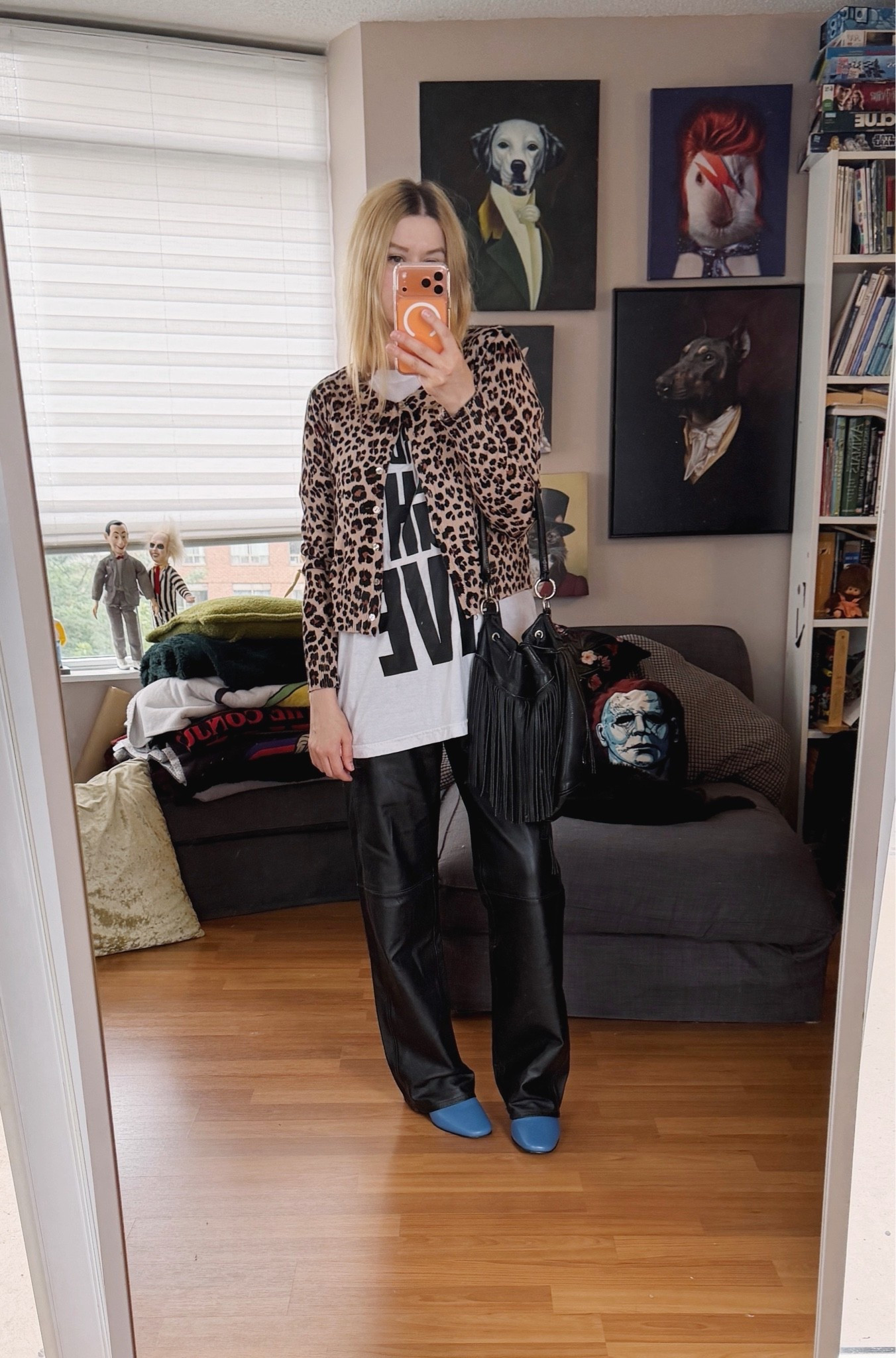 Squeezing in the last two before bed because I suck at posting again this week. 

Everything is vintage except the cardigan and boots.

#LTKcanada #LTKfall #LTKstyletip