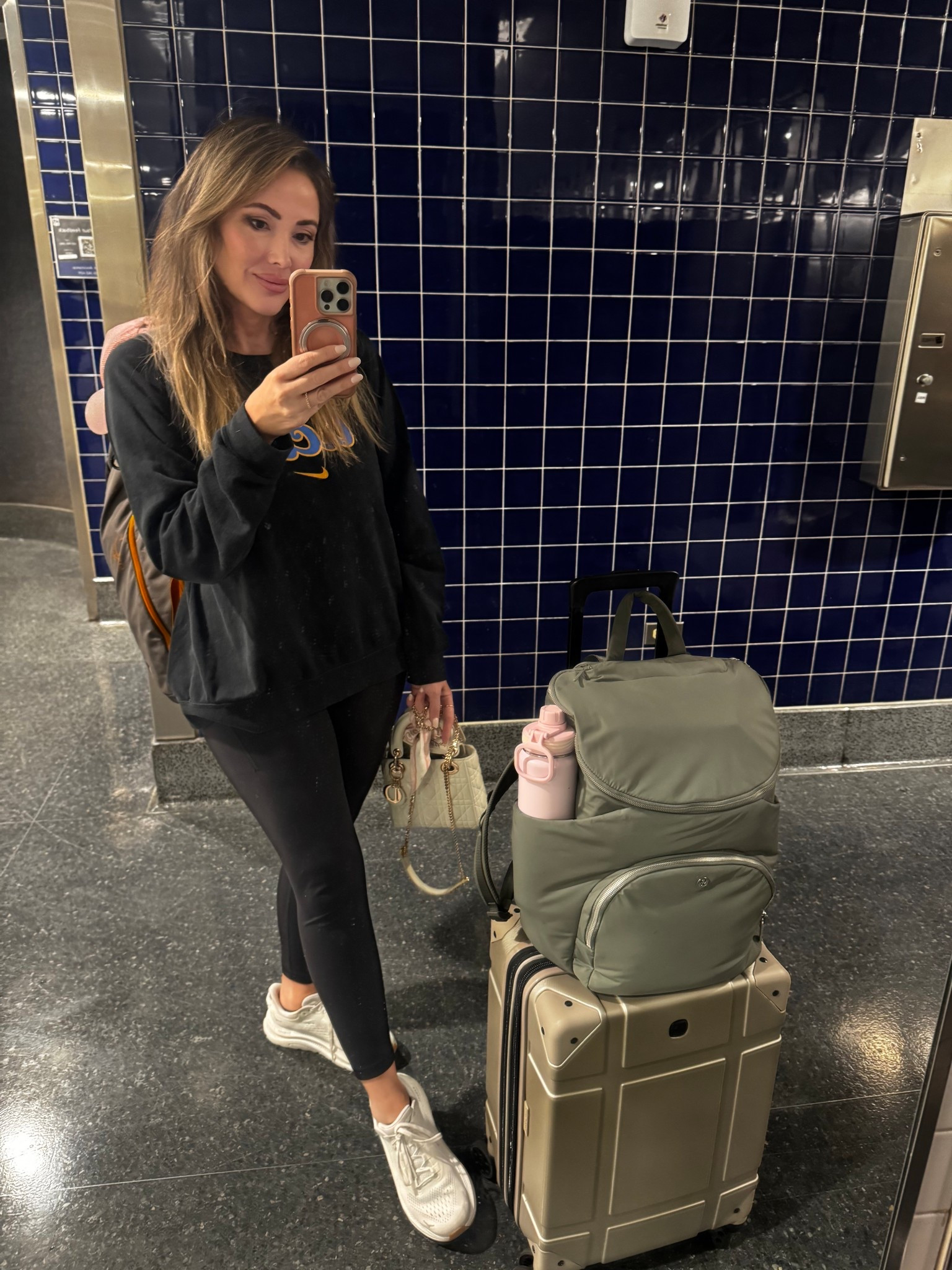 Travel outfit ✈️

#LTKdayinmylife #LTKTravel #LTKmomlife