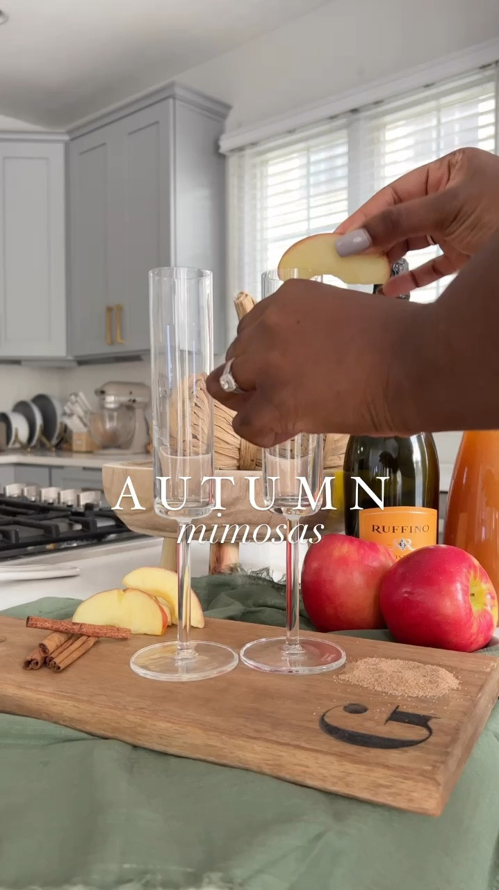 Autumn mimosas

I rub an apple slice on the rim
Dip the rim in cinnamon sugar
Add apple cider
Top with champagne/Prosecco
And add a cinnamon stick
And enjoy!

#LTKHome #LTKParties
