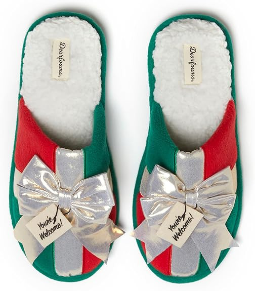 Dearfoams Women's Ugly Sweater Closed Toe Scuff Slipper | Amazon (US)