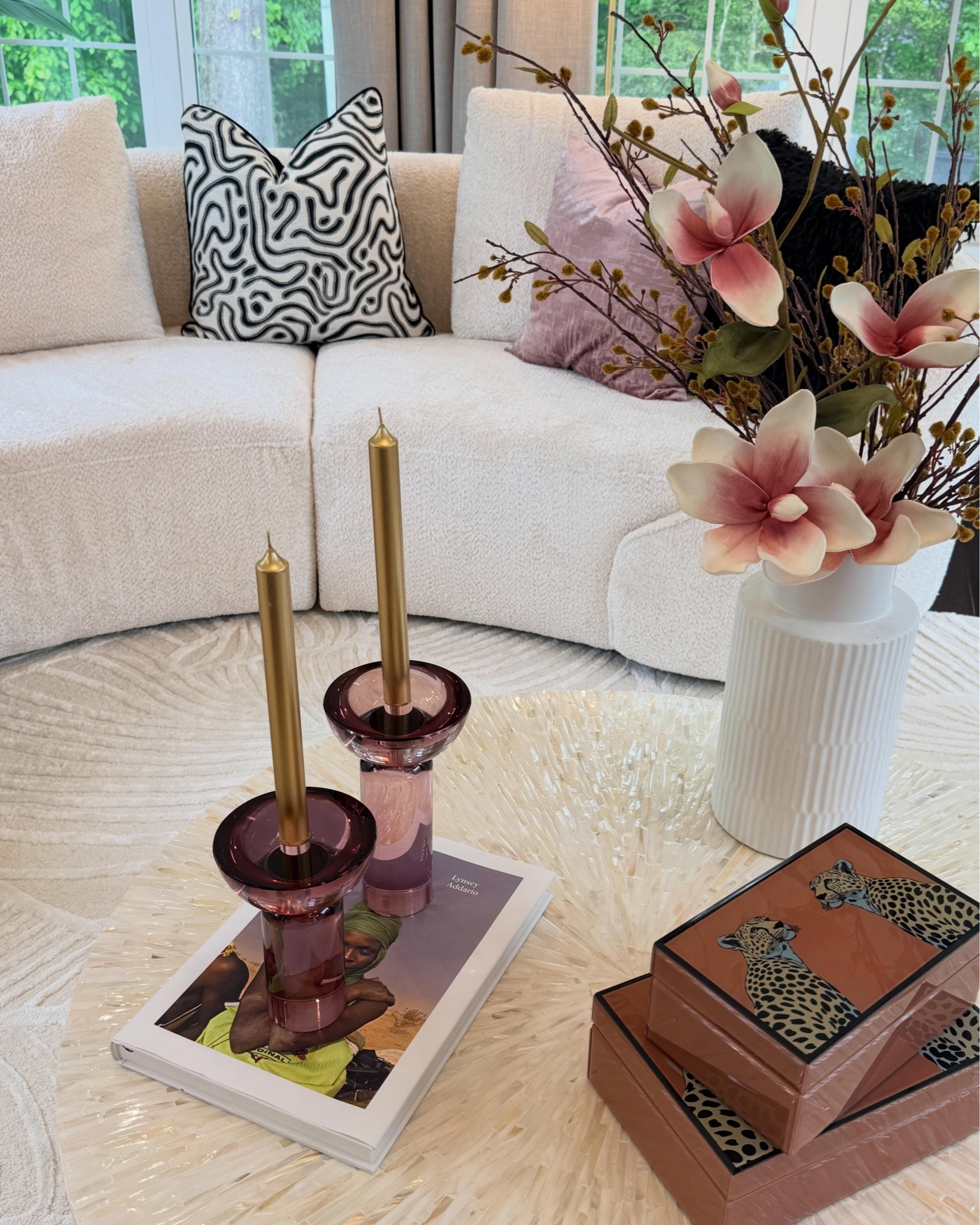 A few luxury pieces can make a huge difference in elevating your space 🥰.

🗣️Follow @dollhouse_interiors for more home decor inspirations.

🛍️Comment “Shop” and I will send you the links💕