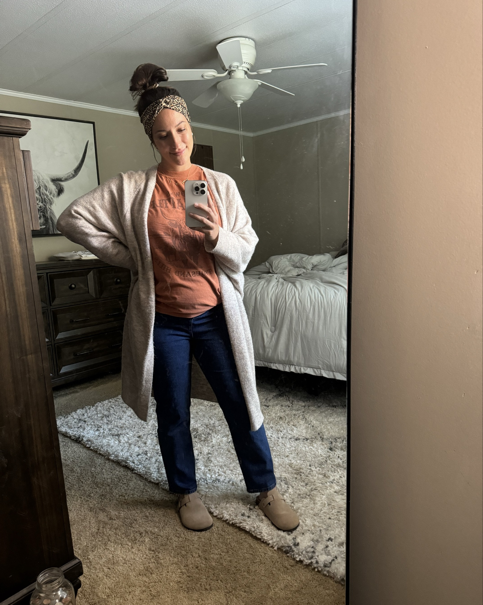 “He owns the cattle on a thousand hills” 🙏🏼 Cute vintage-washed graphic tee! Abercrombie jeans, knockoff Birkenstocks from Amazon, and ADORABLE “mama” dainty necklace!

Fall outfit | Bump outfit | Casual | Cute | Cozy

#LTKBump