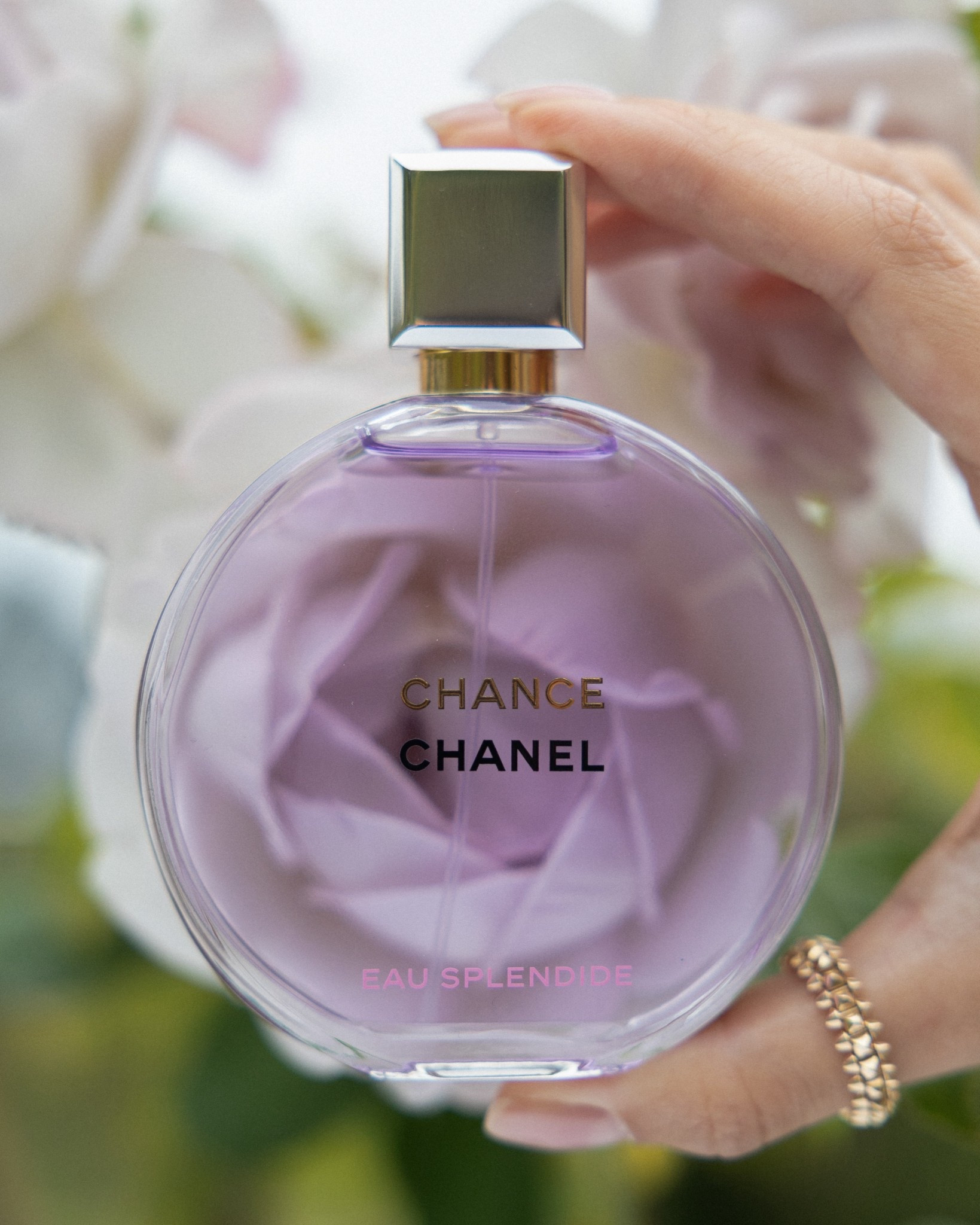 Lavender skies, soft petals, and a little bit of magic.
Chance Eau Splendide is here.


#LTKFindsUnder100
