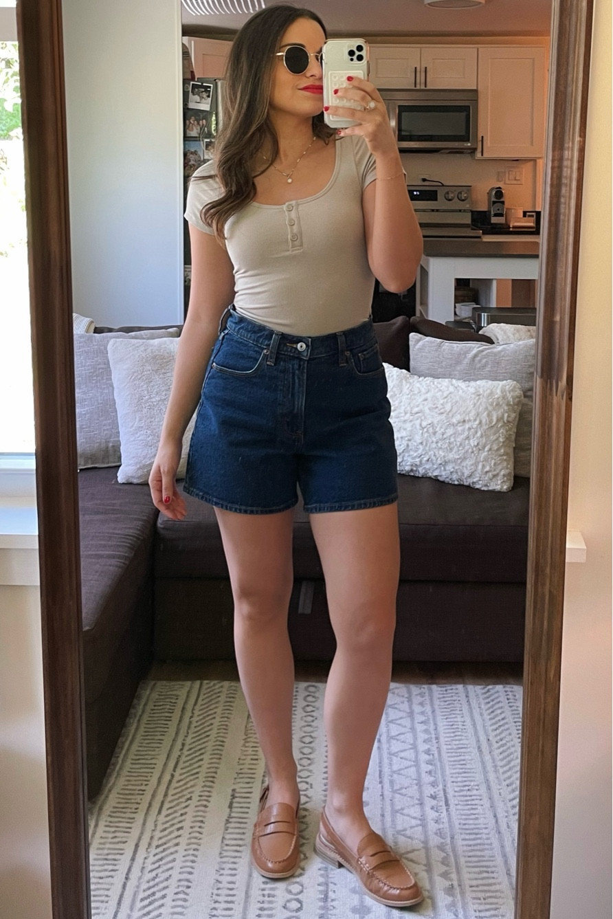 Casual summer outfit!

Casual outfit, Abercrombie denim, Abercrombie shorts, dad shorts, Dolce Vita loafers, sling back loafers, Lulus, round sunglasses, red lipstick 