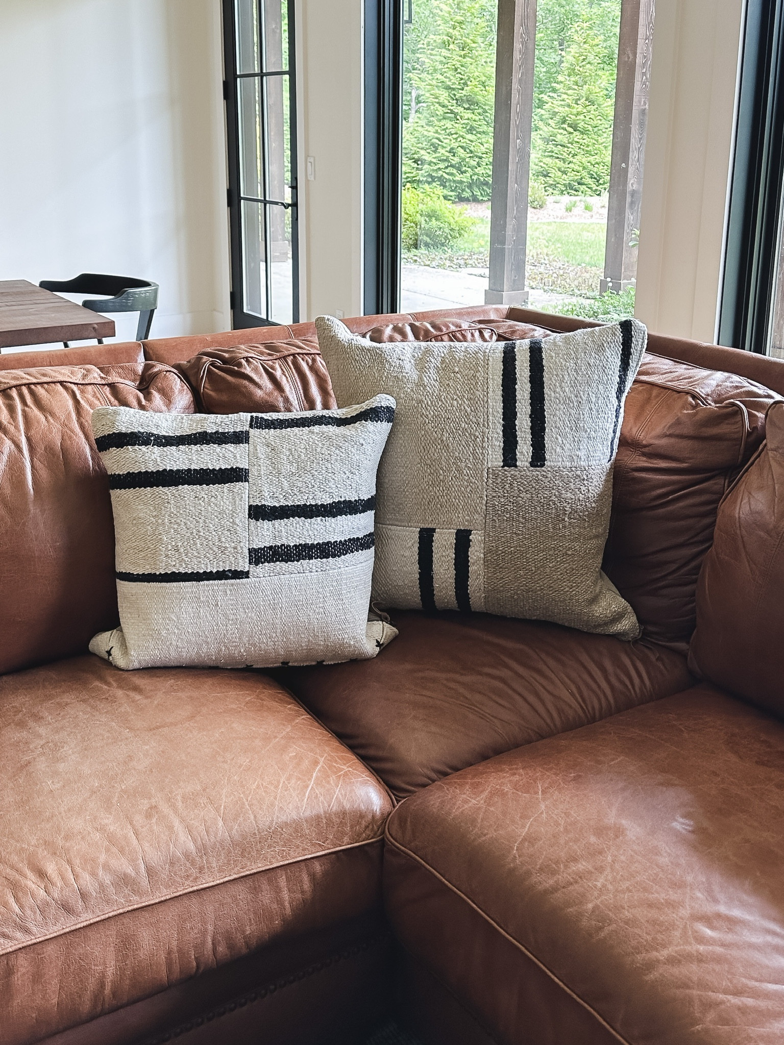 New throw pillow refresh

#livingroomdecor


#LTKSeasonal #LTKhome