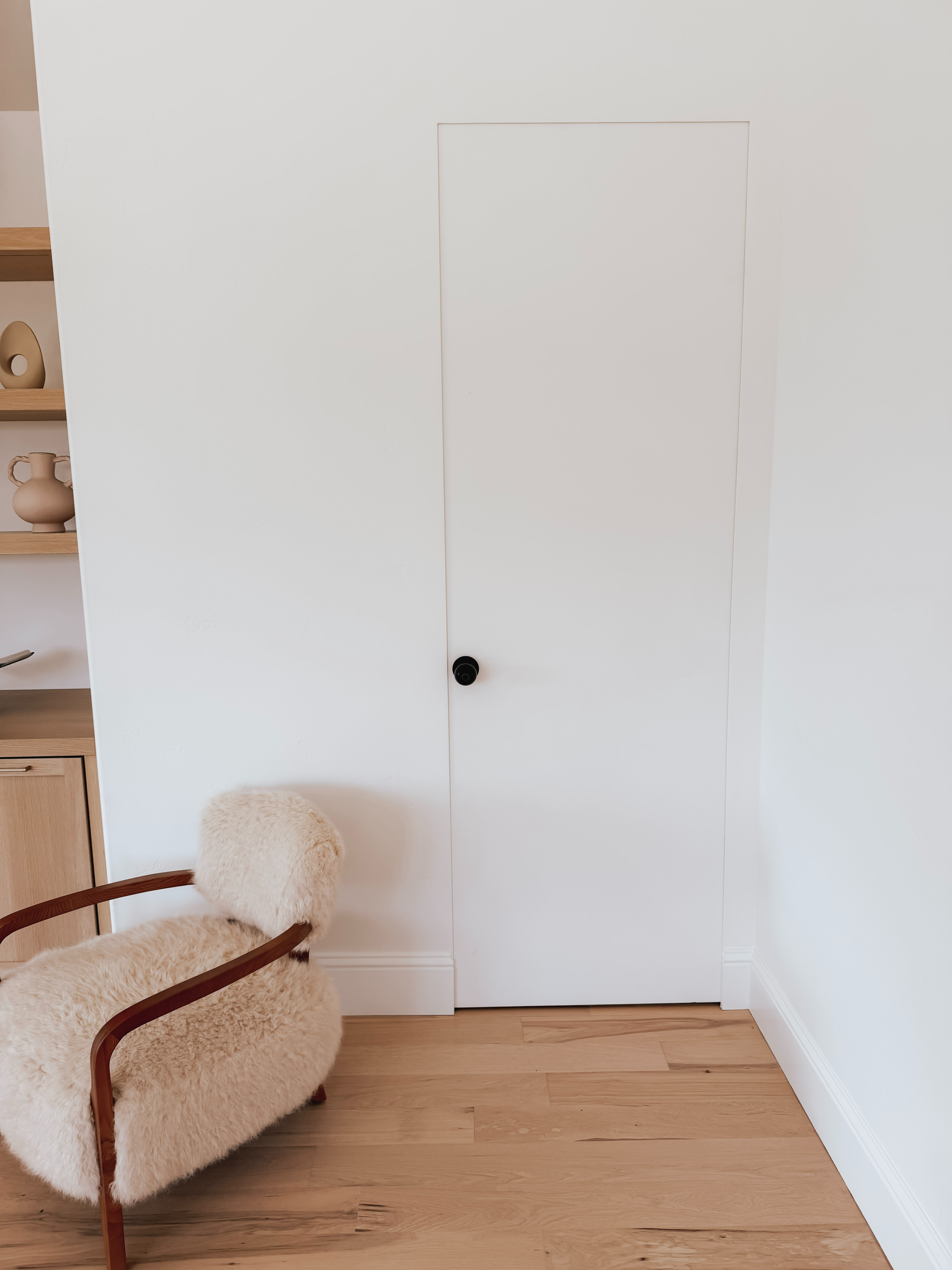 This smart fingerprint door knob adds an extra layer of privacy 🔐 Keep kids out of off-limits rooms or closets, and stash those Christmas gifts safely until it’s time to unwrap! 🎄🎁 

 #LTKHome