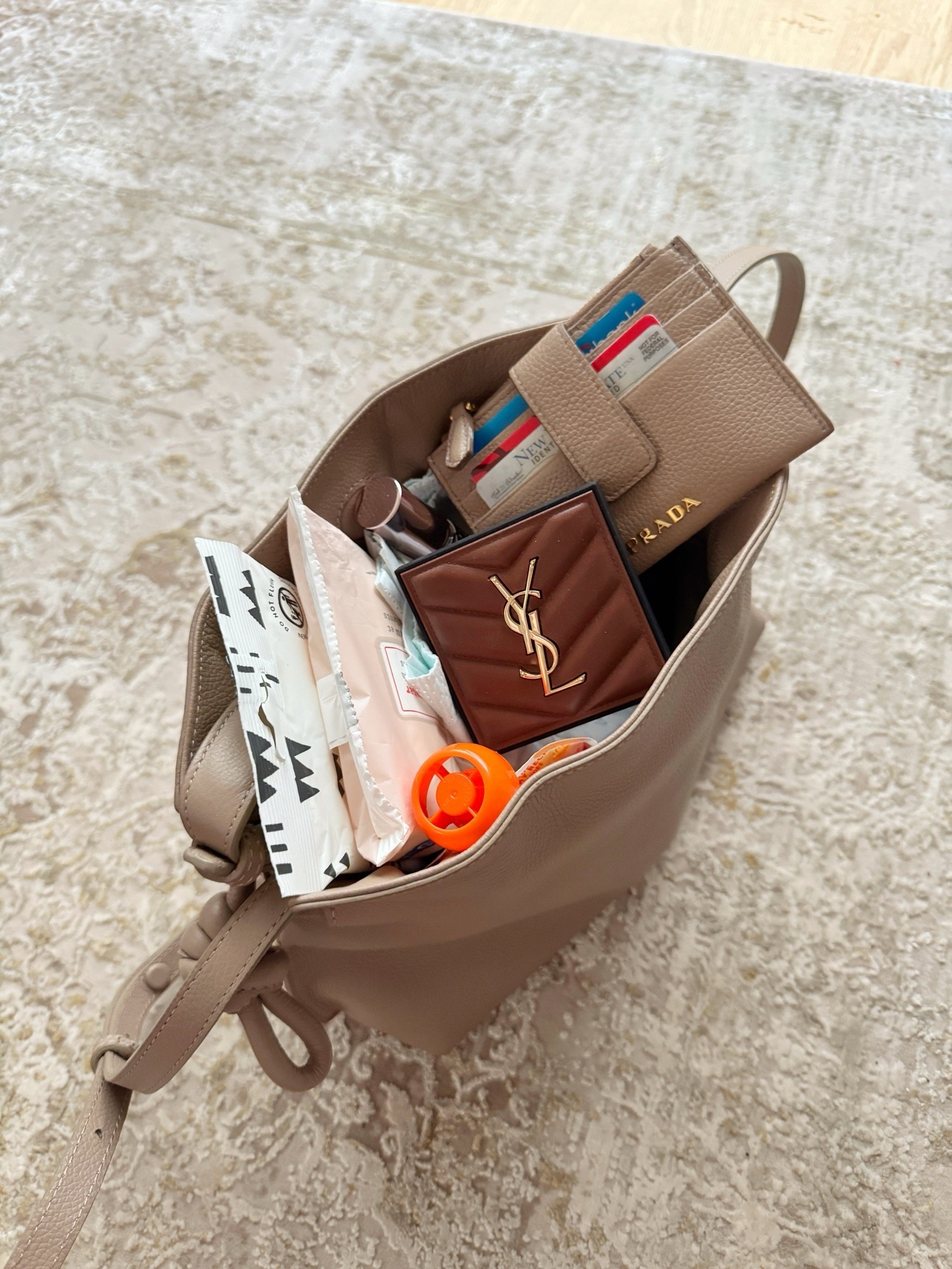 Fits all the things and goes with every outfit 🙌