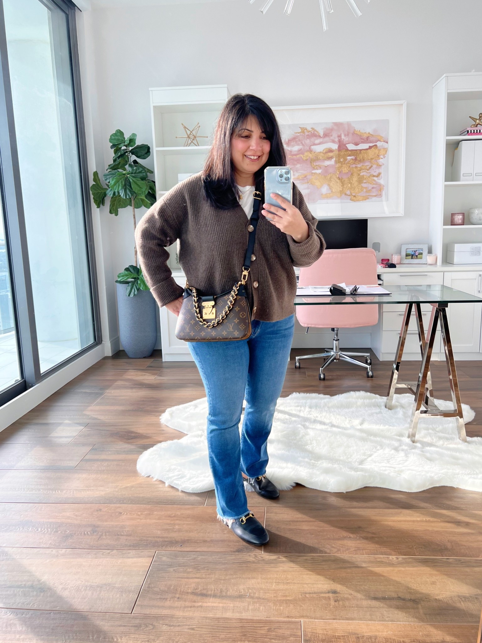 Cozy gift idea!

Loving this chunky Mongolian cashmere fisherman cropped cardigan sweater in this beautiful espresso brown color. So cozy and great quality. Also loving these Italian leather horsebit loafers mule shoes that look designer but are under $70! Both of these items make great gifts for the holidays and are fall and winter capsule wardrobe staples you can wear for years to come! 

Quince Mongolian cashmere sweater size medium. Mother hustler jeans size 32. Quince loafer mules true to size. Louis Vuitton bag. 

#LTKGiftGuide #LTKOver40 #LTKootd