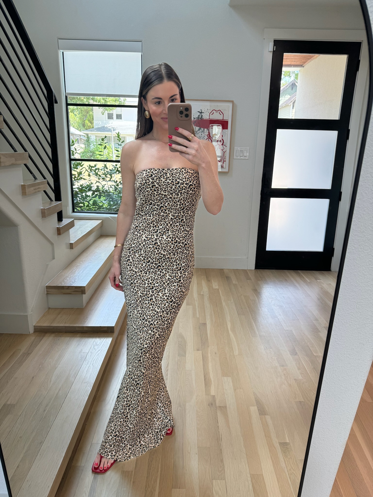 Leopard strapless dress!! 

Red heels 
Fall outfits 
Fall style 
Fall trends 
Leopard print 

#LTKParties #LTKFallSale #LTKStyleTip