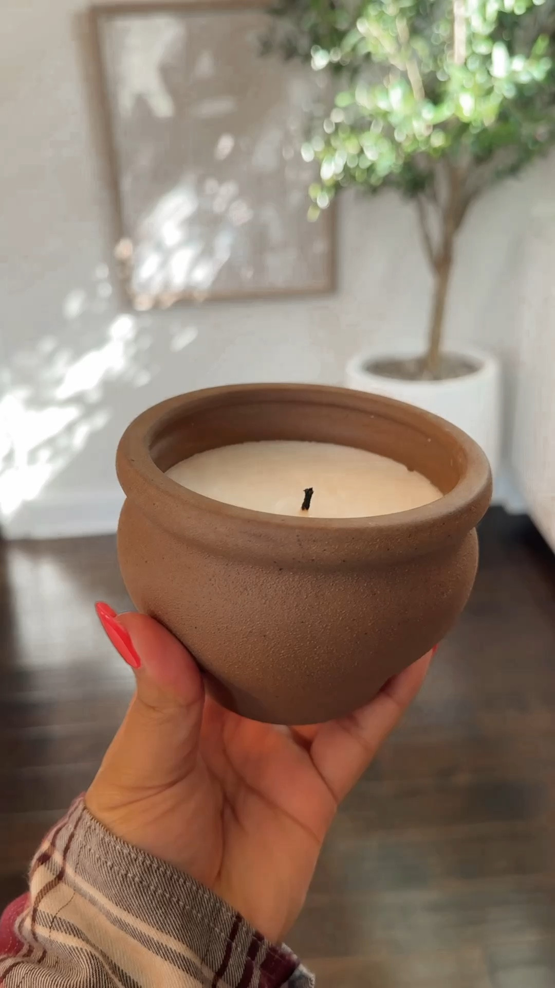This candle is the perfect fall vibe! 🍂 The scent is incredibly amazing, and I can’t believe it’s under $13! With various fall scents to choose from, this beauty is a steal. 🕯️ After it burns out, I’ll definitely be repurposing this gorgeous vessel—it’s just that good!

#TargetFind #FallFind #HearthAndHandMagnolia #FallVibes #CozyHome #AffordableDecor #HomeStyling #CandleLovers #FallHomeDecor #BudgetFriendly #SeasonalScents #RepurposeDecor #HomeEssentials #CozyVibes #DecorOnABudget #TargetStyle #FallFavorites #AutumnDecor #HomeInspiration #Fall #CozySeason #FallScents 

#LTKStyleTip #LTKSeasonal #LTKHome