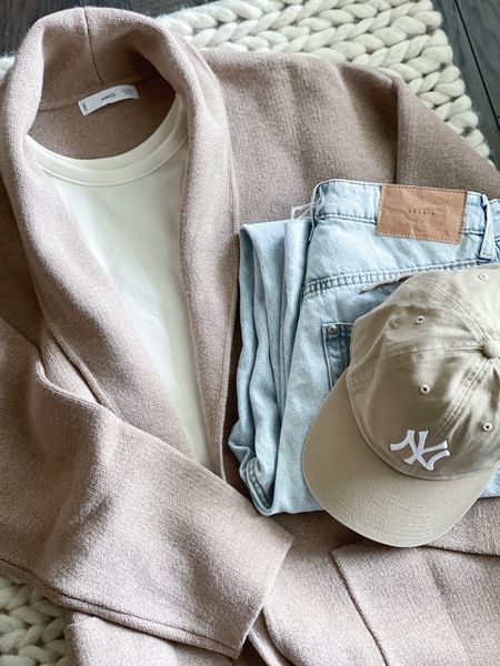 Neutral Fall Outfit 

#coatigan #falloutfits #falloutfit

Mango Coatigan - High Rise Denim - 90s Denim - NY Hat - Yankees Hat - Styled Fall Outfit 

#LTKshoecrush #LTKstyletip
