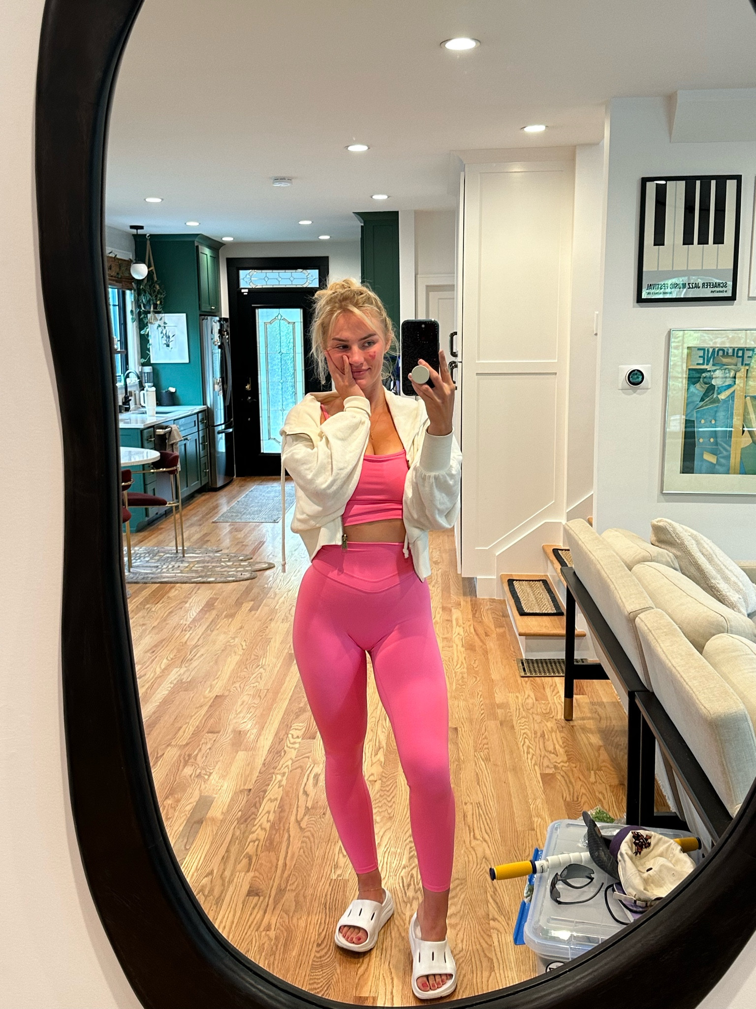 Set is making me feel like Barbie 😍 size down in leggings! Stay true to size in tops 😊

#LTKstyletip #LTKFitness