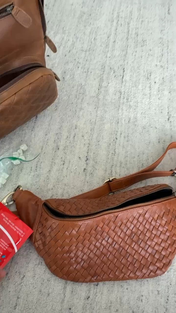 The best bag!!!!! Just bought the black one.