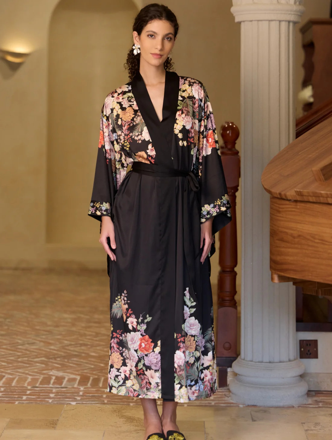 Black Floral Cluster Kimono Robe | ulivary