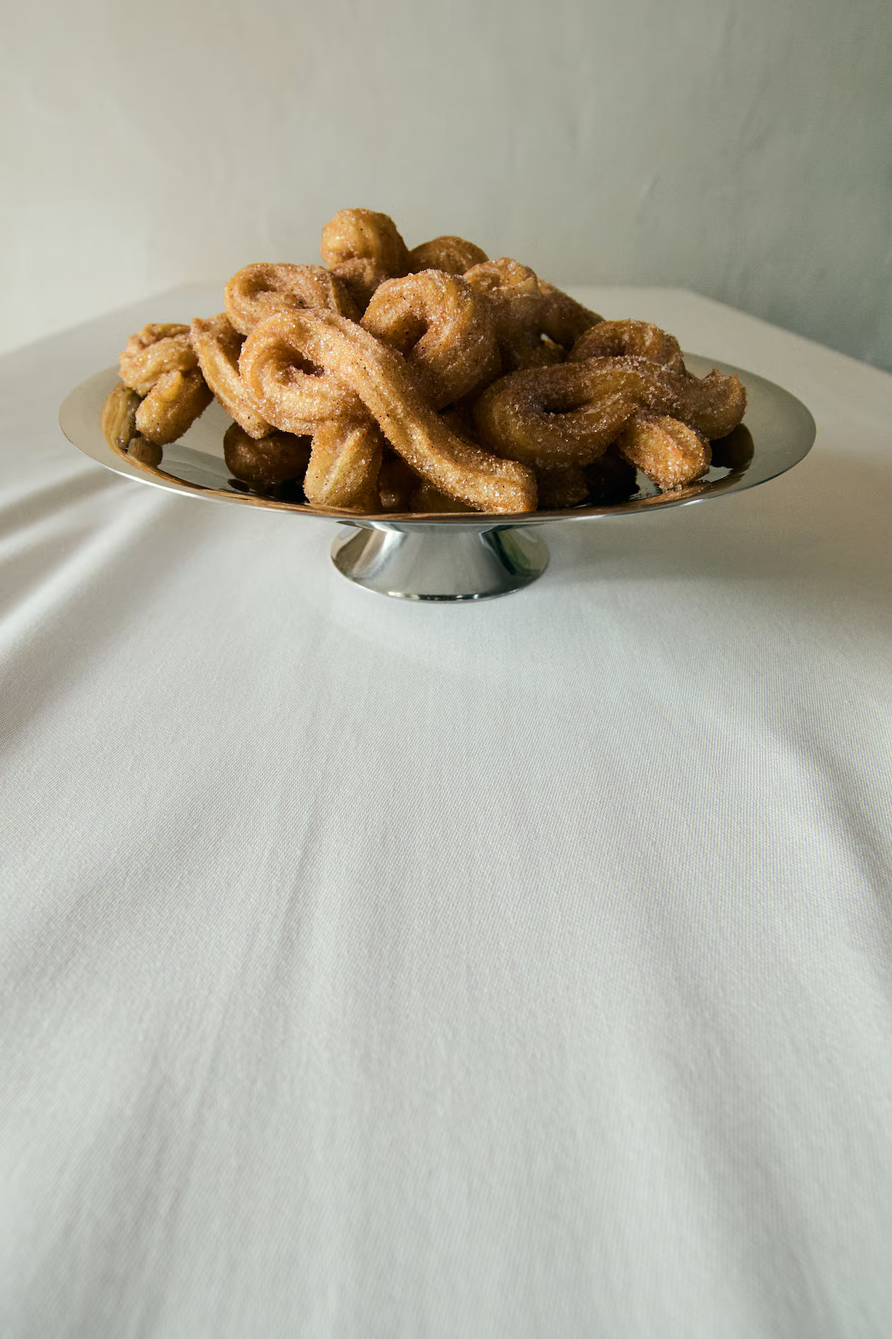 Stainless steel footed bowl - Silver-coloured - Home All | H&M GB | H&M (UK, MY, IN, SG, PH, TW, HK)